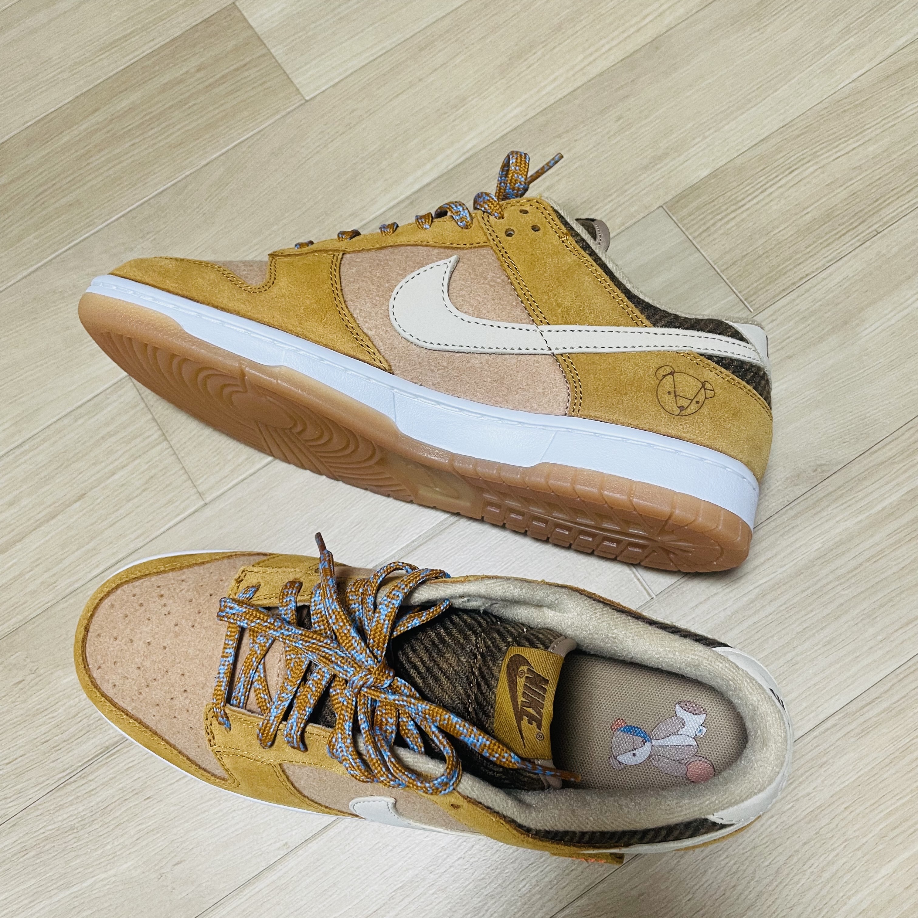 Nike Dunk Low SE Praline Desert Ochre 착용 스타일 - 2