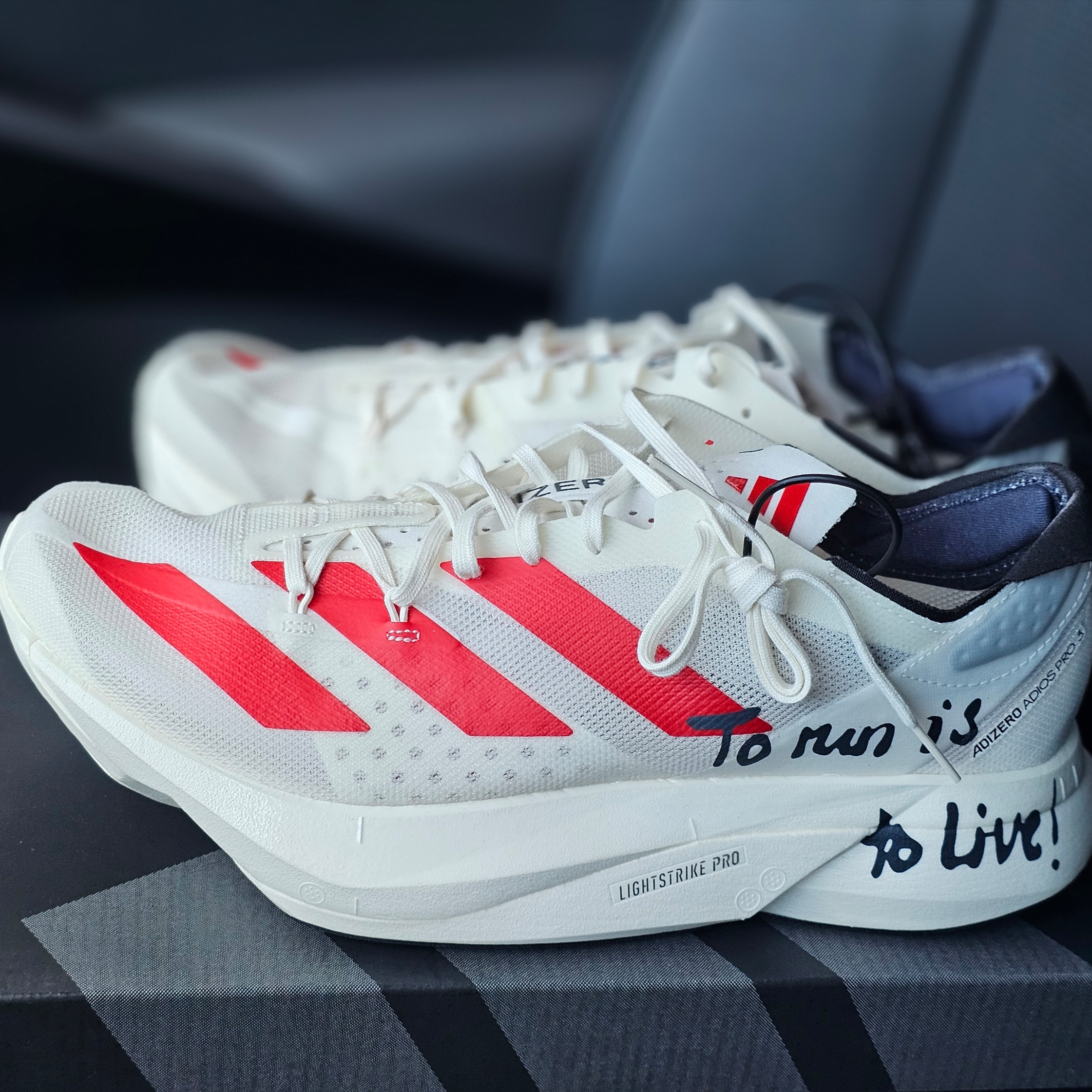 Adidas Adizero Adios Pro 3 Off White Better Scarlet 착용 스타일