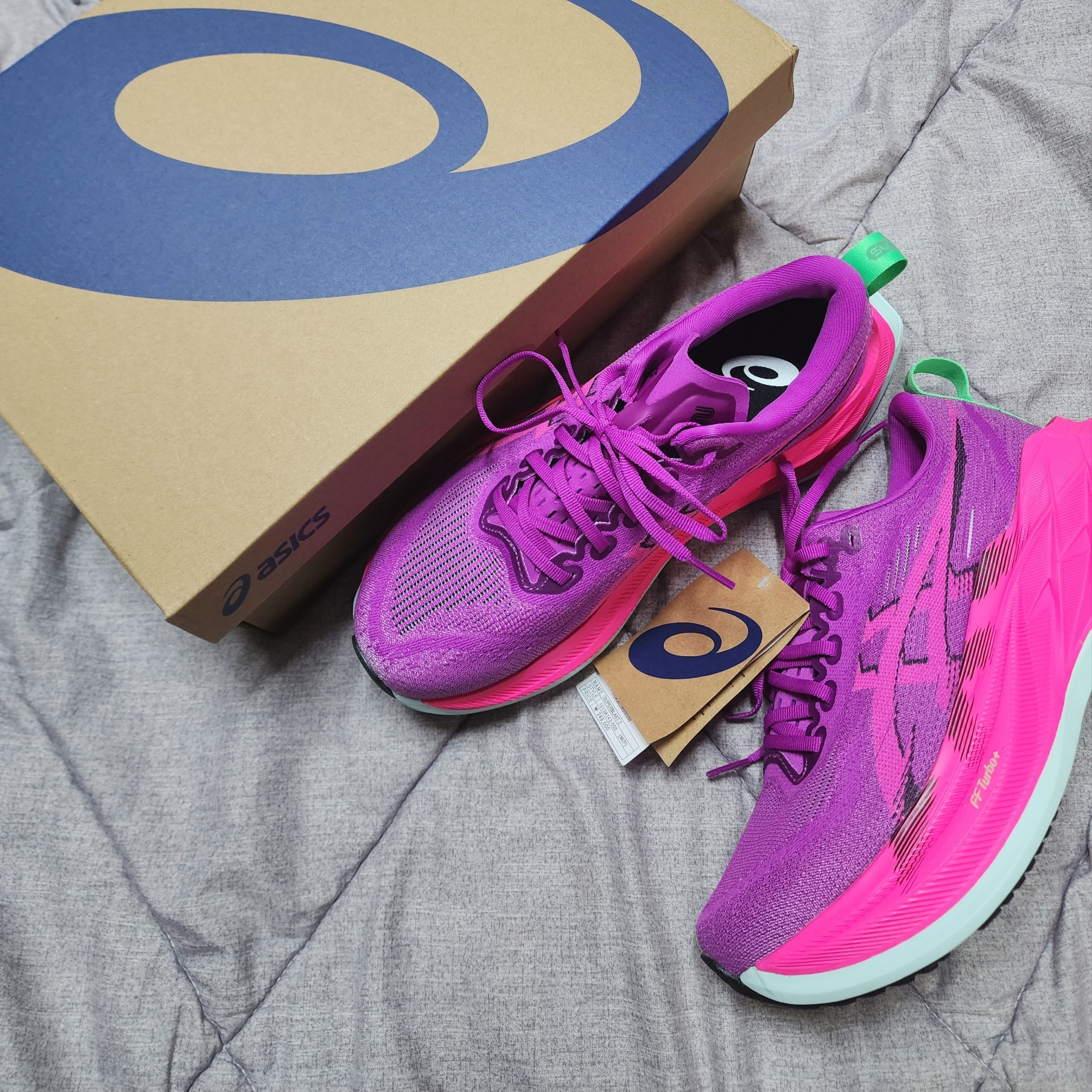 Asics Superblast 2 Bold Magenta Pink Glo 착용 스타일 - 3