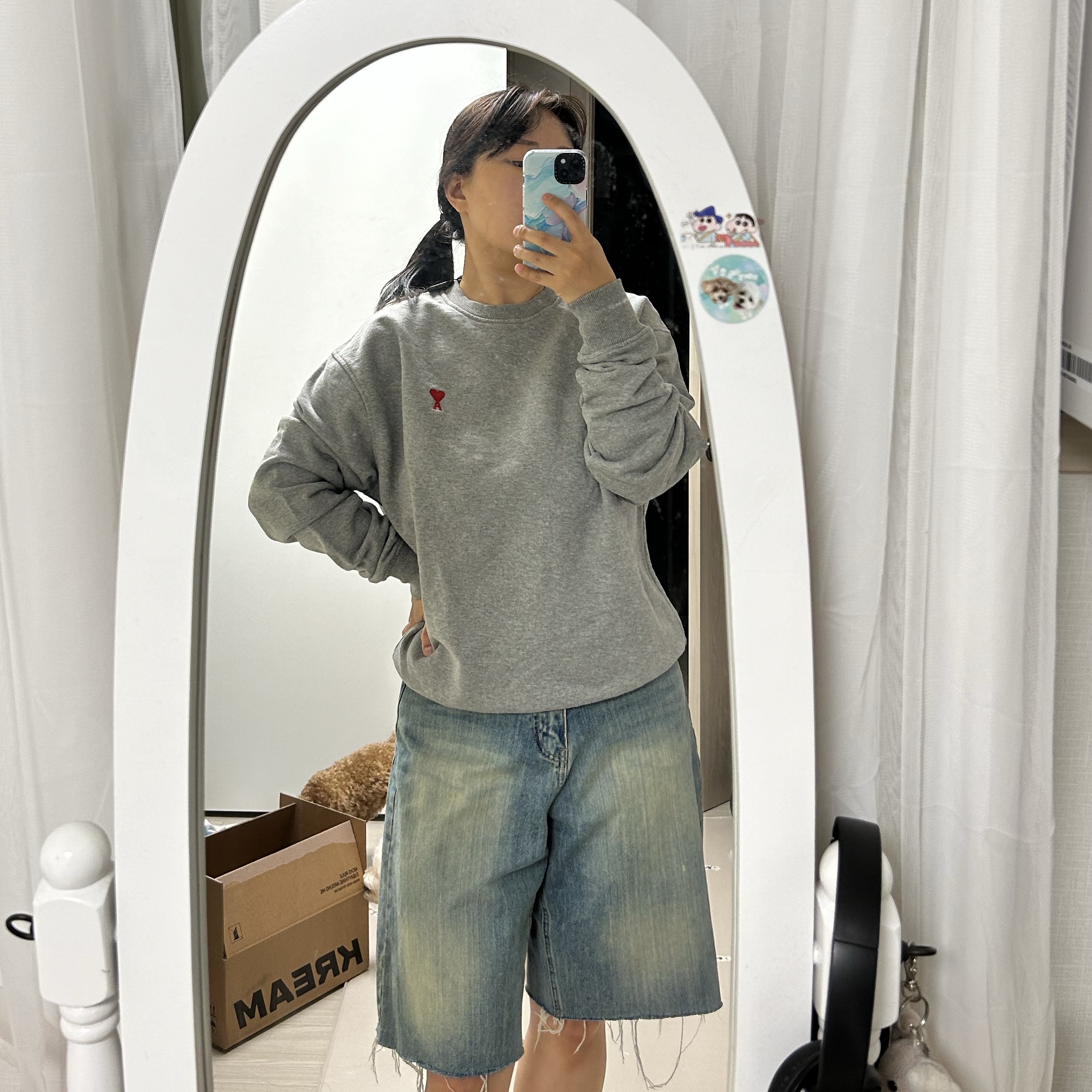 AMI de Coeur Sweatshirt Heather Grey 착용 스타일 - 2
