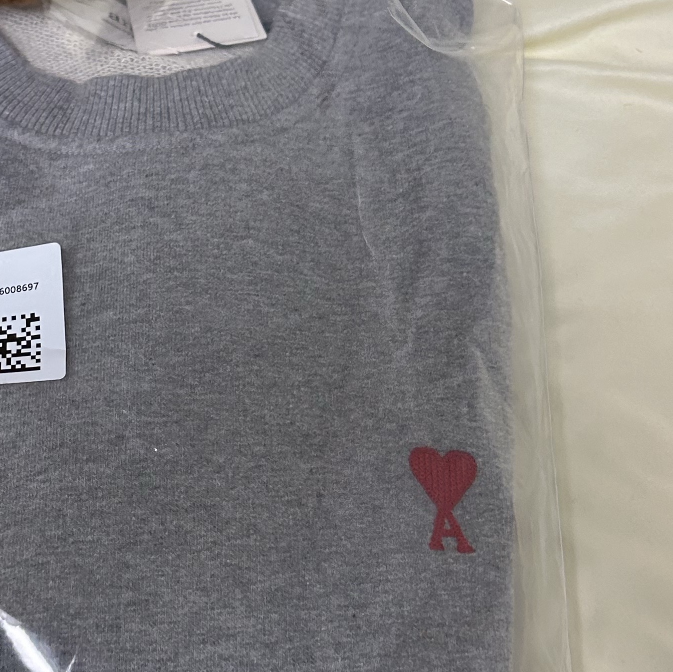 AMI de Coeur Sweatshirt Heather Grey 착용 스타일 - 3