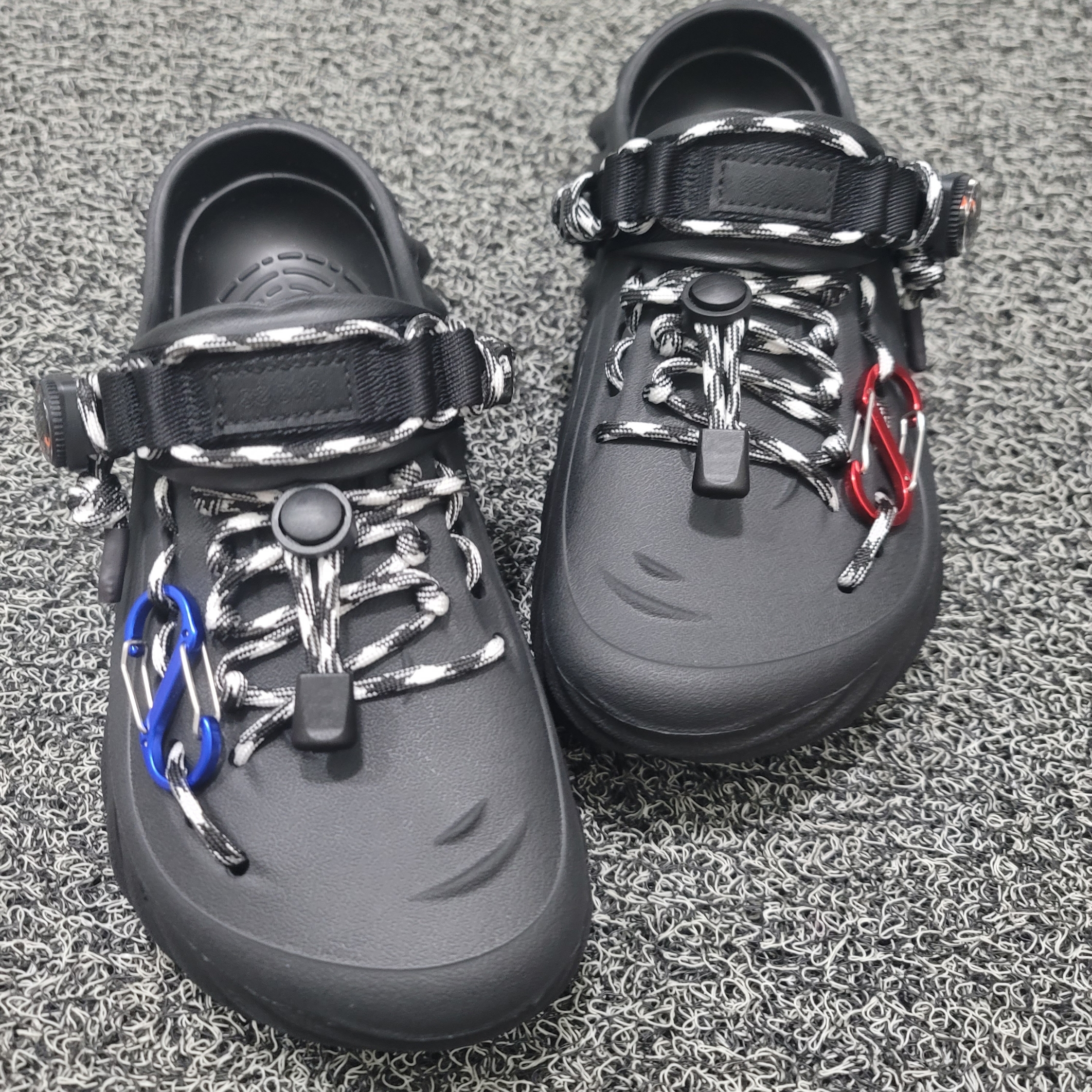 Crocs Echo Clog Black 착용 스타일 - 1