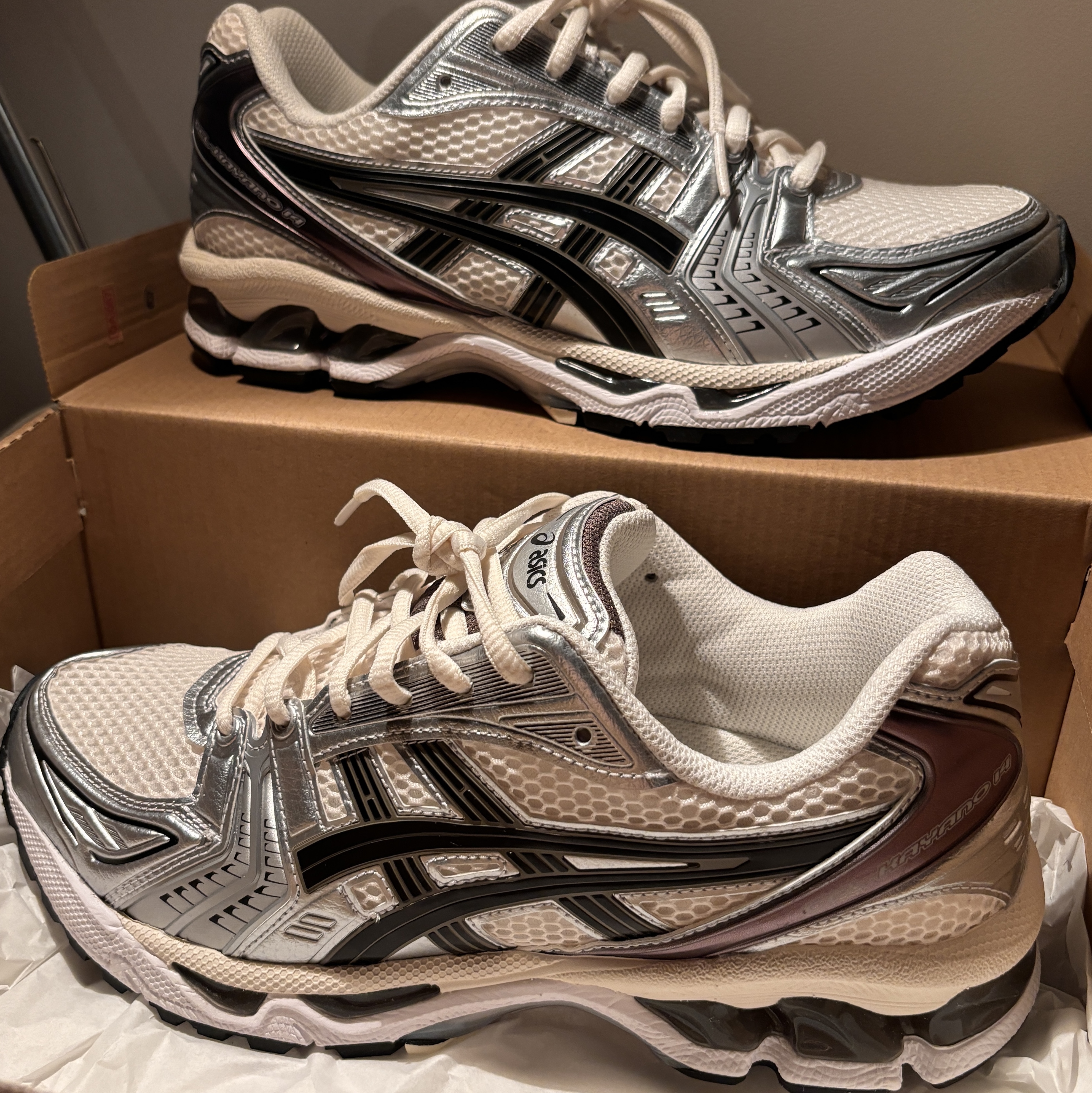 Asics Gel-Kayano 14 Cream Black 착용 스타일 - 2