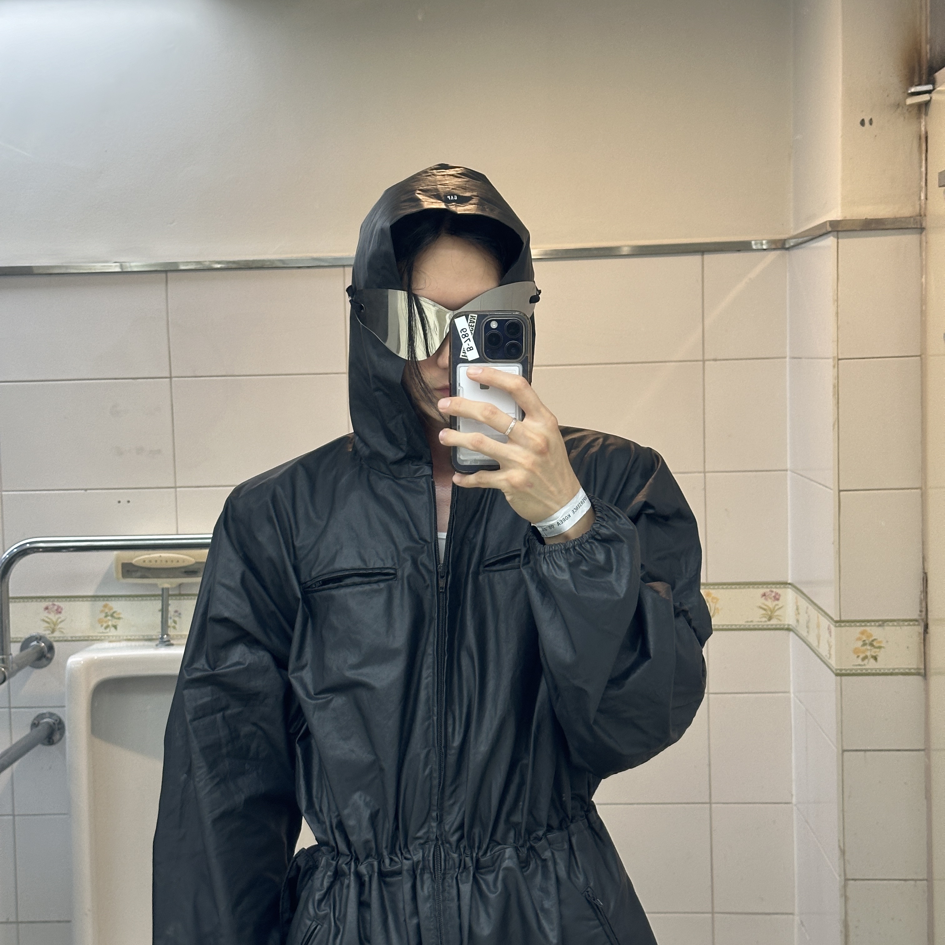 Yeezy Gap Engineered By Balenciaga Coated Cotton Overalls Black, Balenciaga x Crocs Rubber Boot Black 착용 스타일 - 1