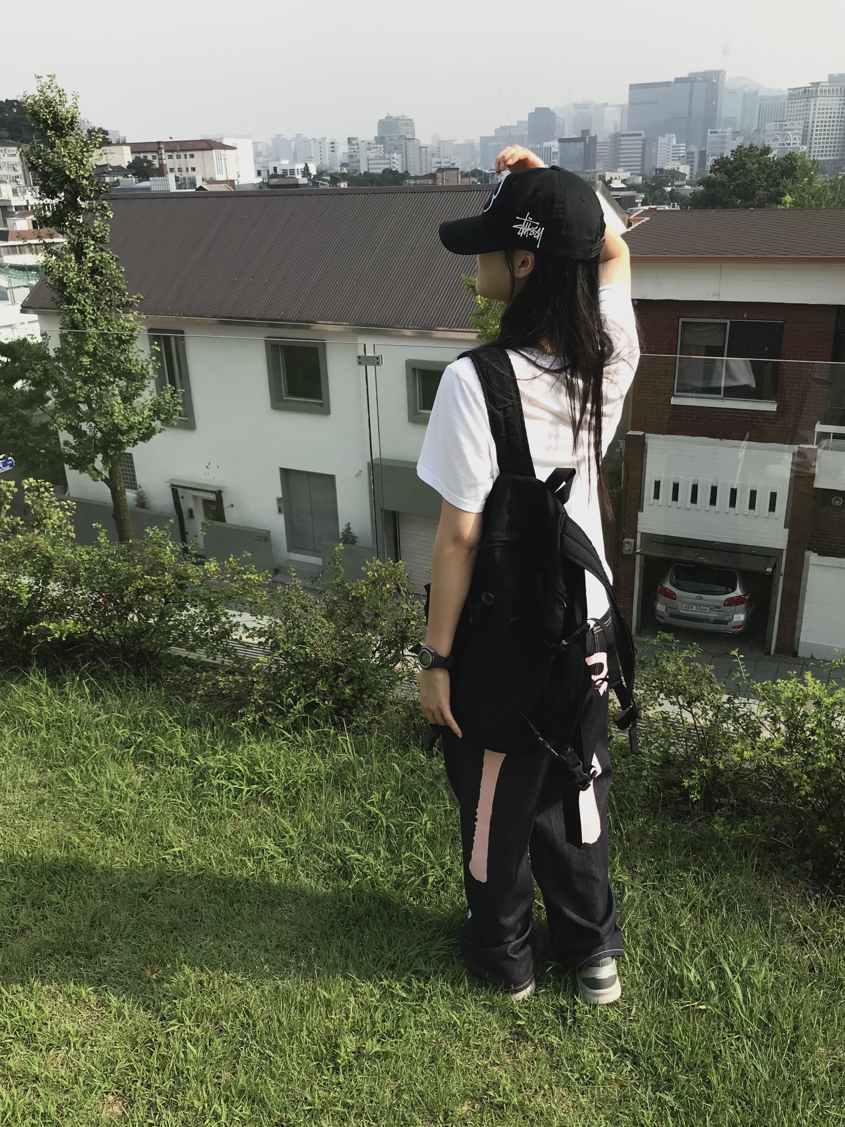 Stussy Chenille S Low Pro Cap Black, Asics Jog 100 S SMU Sheet Rock Pure Silver - 2E Wide 착용 스타일 - 5