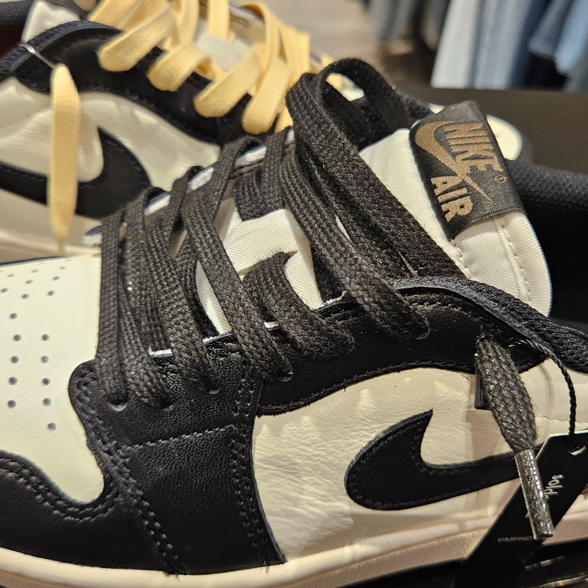 Jordan 1 Retro Low OG Mocha 착용 스타일 - 4