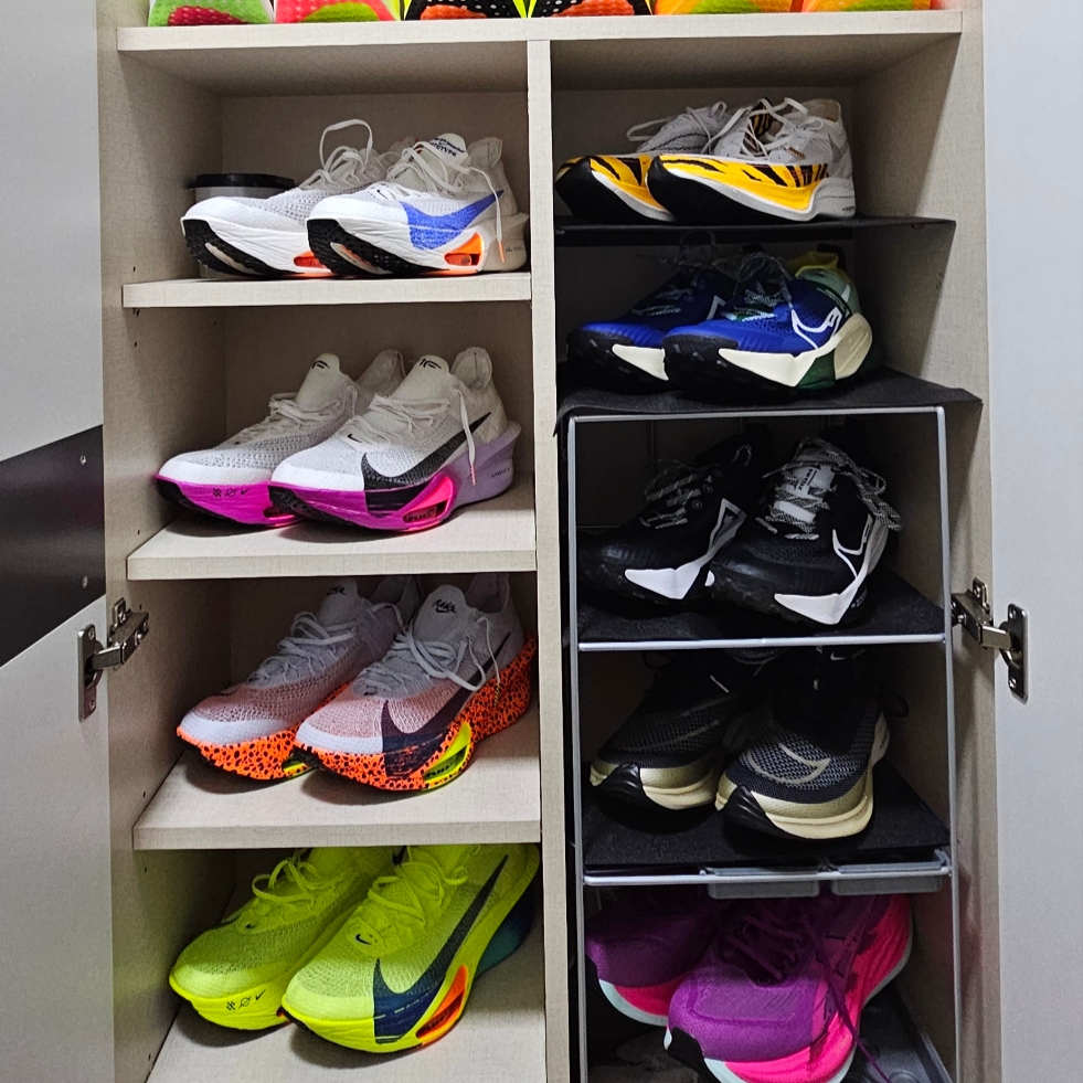 Asics Superblast 2 Bold Magenta Pink Glo, Nike ZoomX Vaporfly Next% 3 Sail Cobalt Bliss Total Orange 착용 스타일 - 2