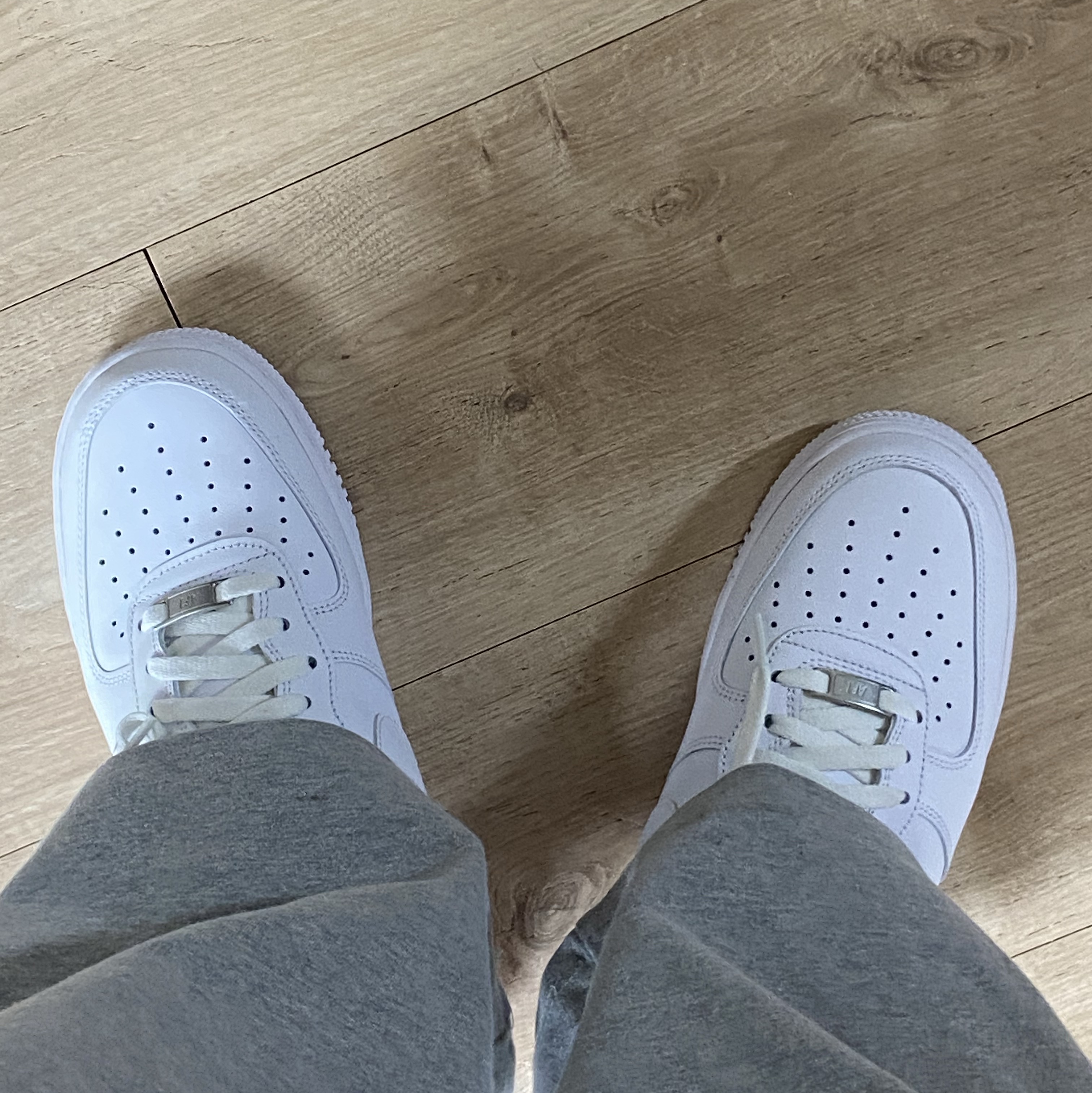 Nike Air Force 1 '07 Low White 착용 스타일