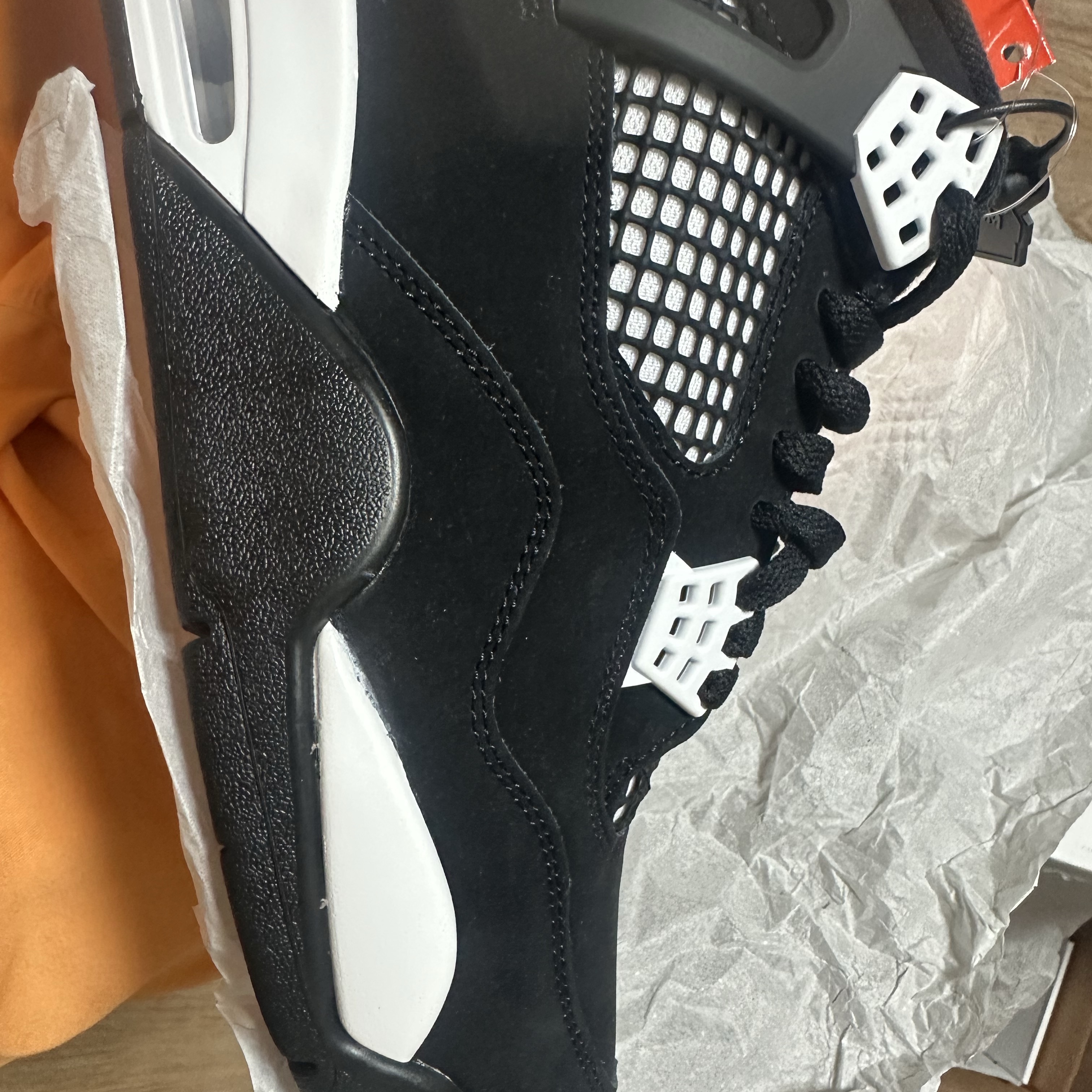 Jordan 4 Retro White Thunder 착용 스타일 - 3