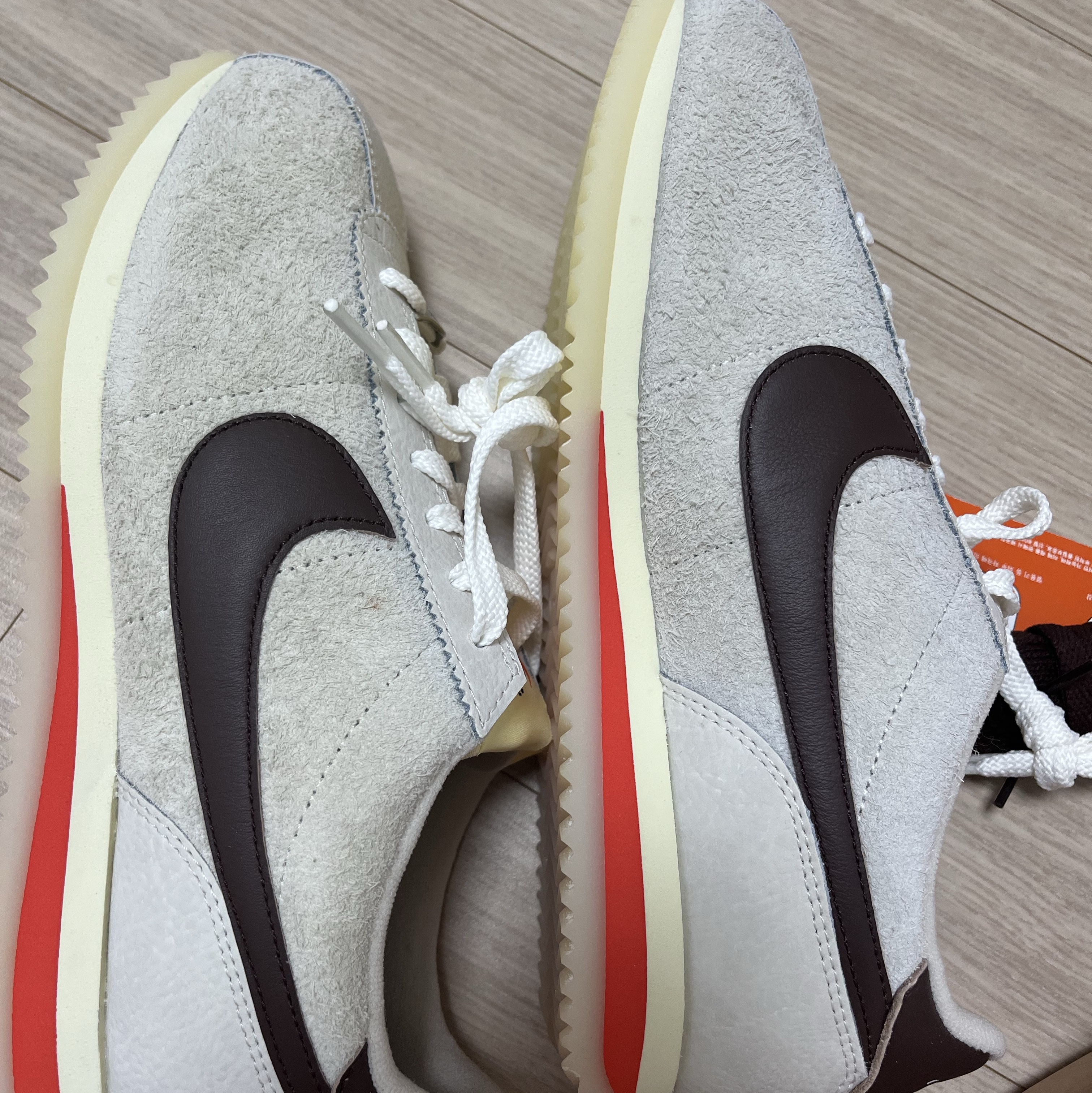 (W) Nike Cortez 23 Orewood Brown and Earth 착용 스타일