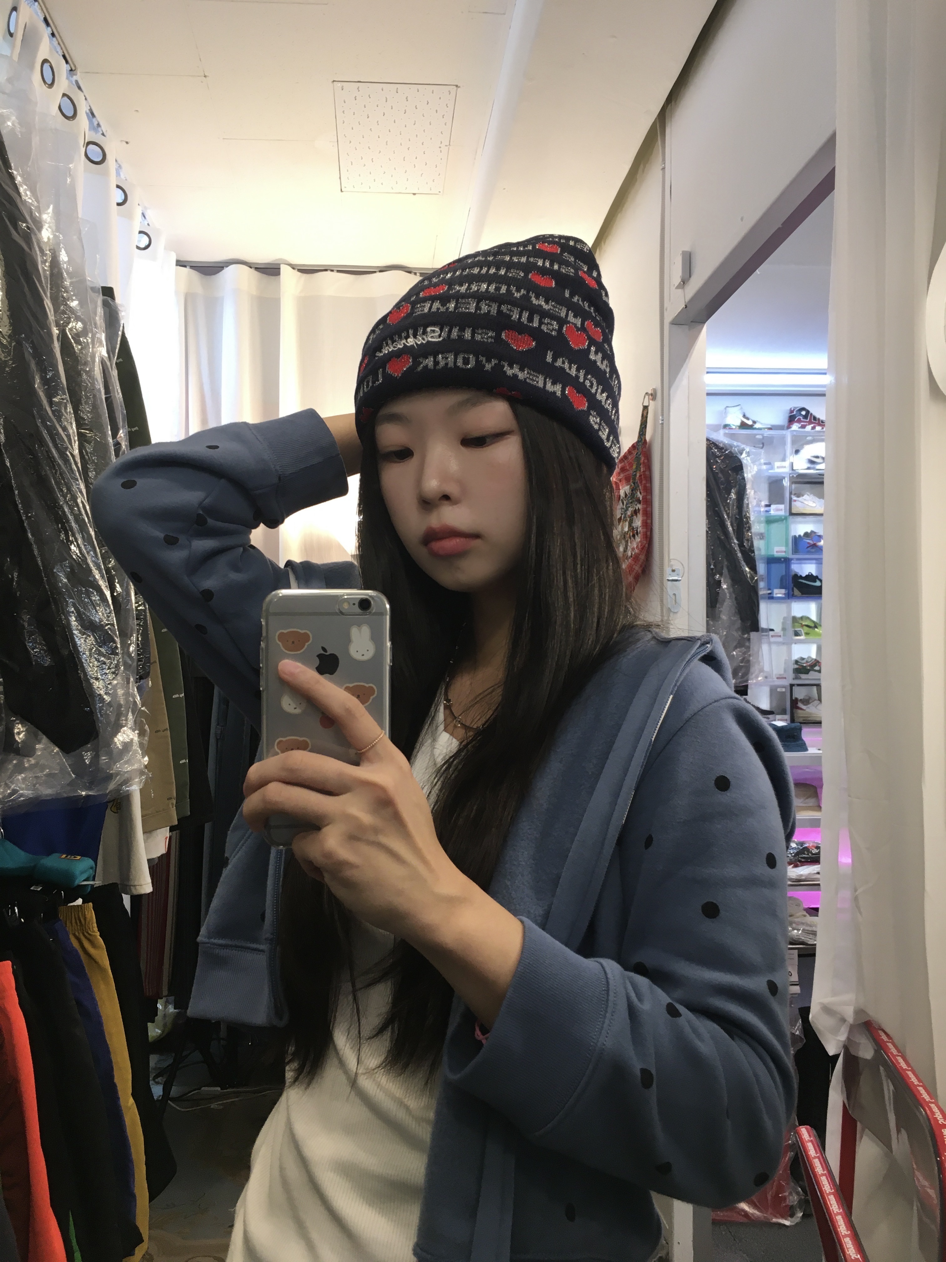 Supreme Hearts Beanie Navy - 24FW 착용 스타일 - 1
