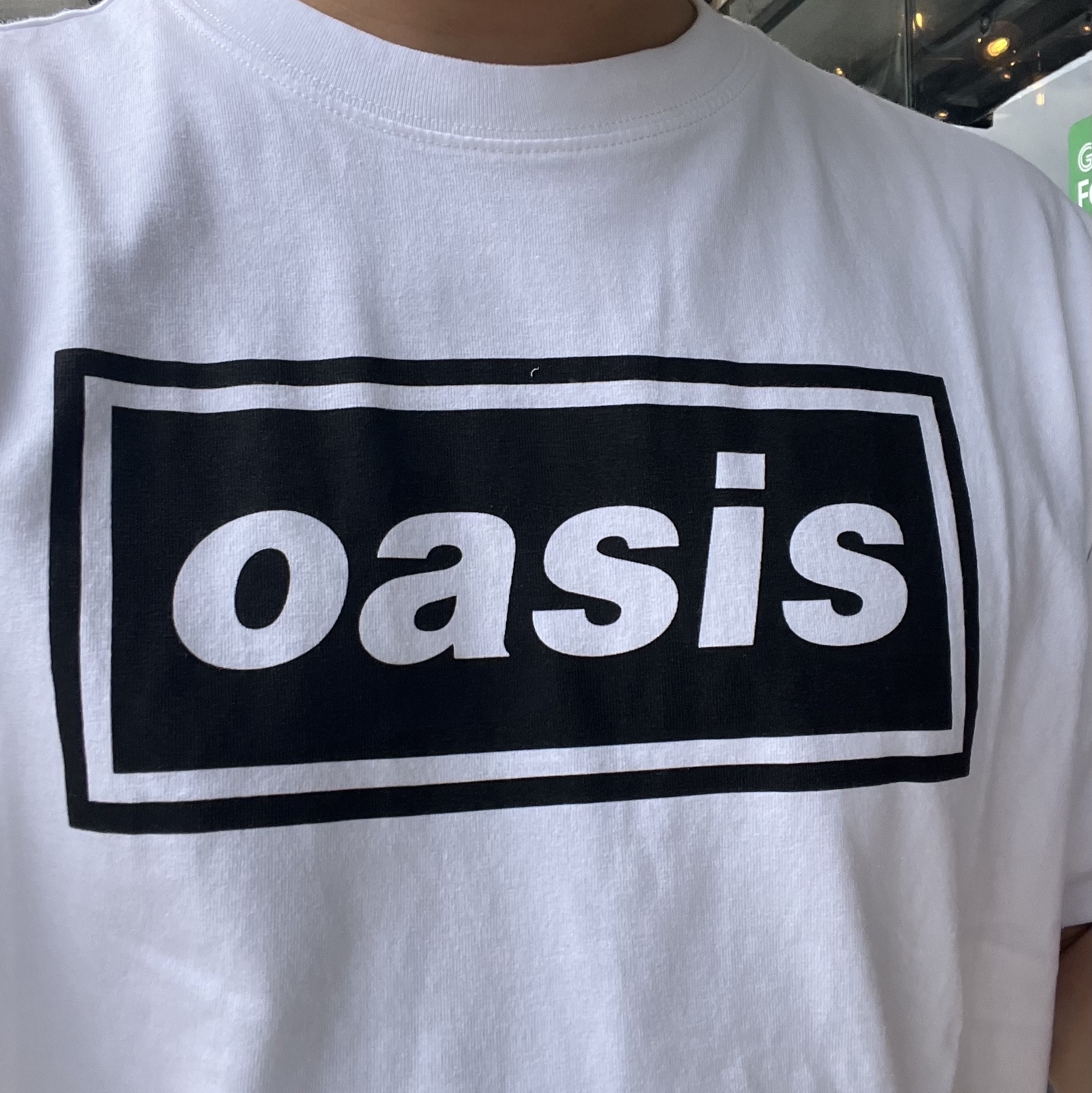 Levi's x Oasis Deca Logo T-Shirt White 착용 스타일