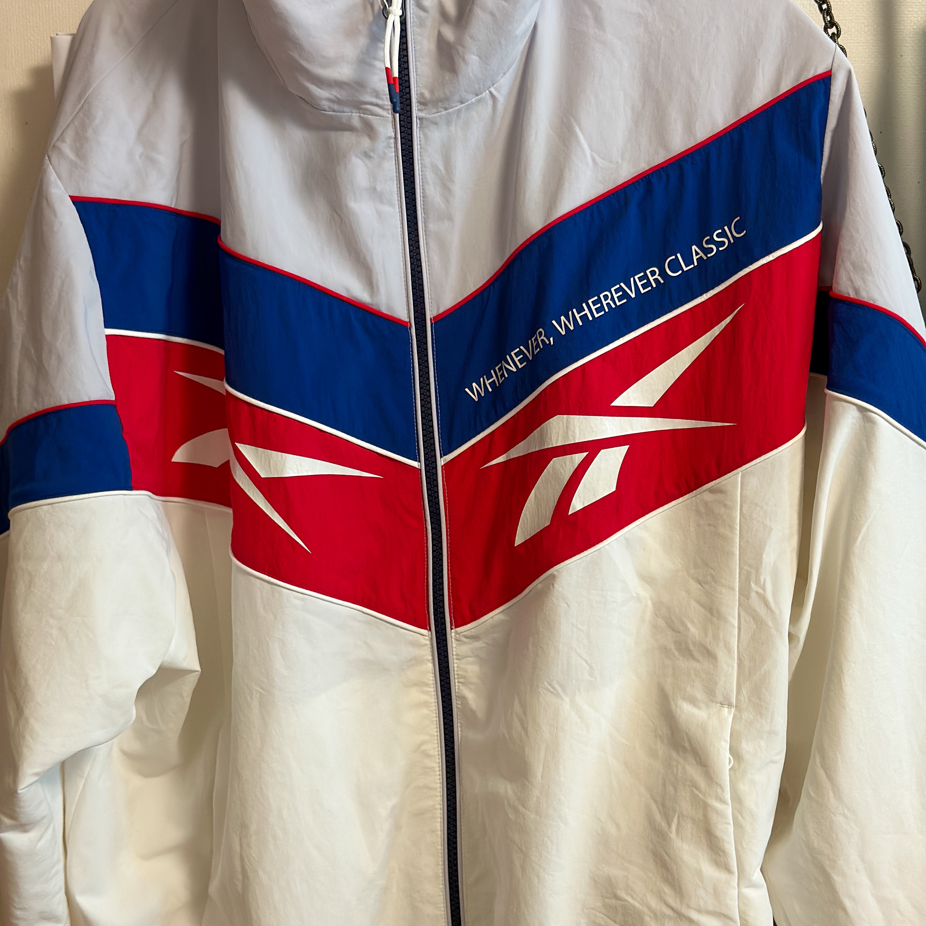 Reebok Twin Vector Windbreaker Off White 착용 스타일 - 4