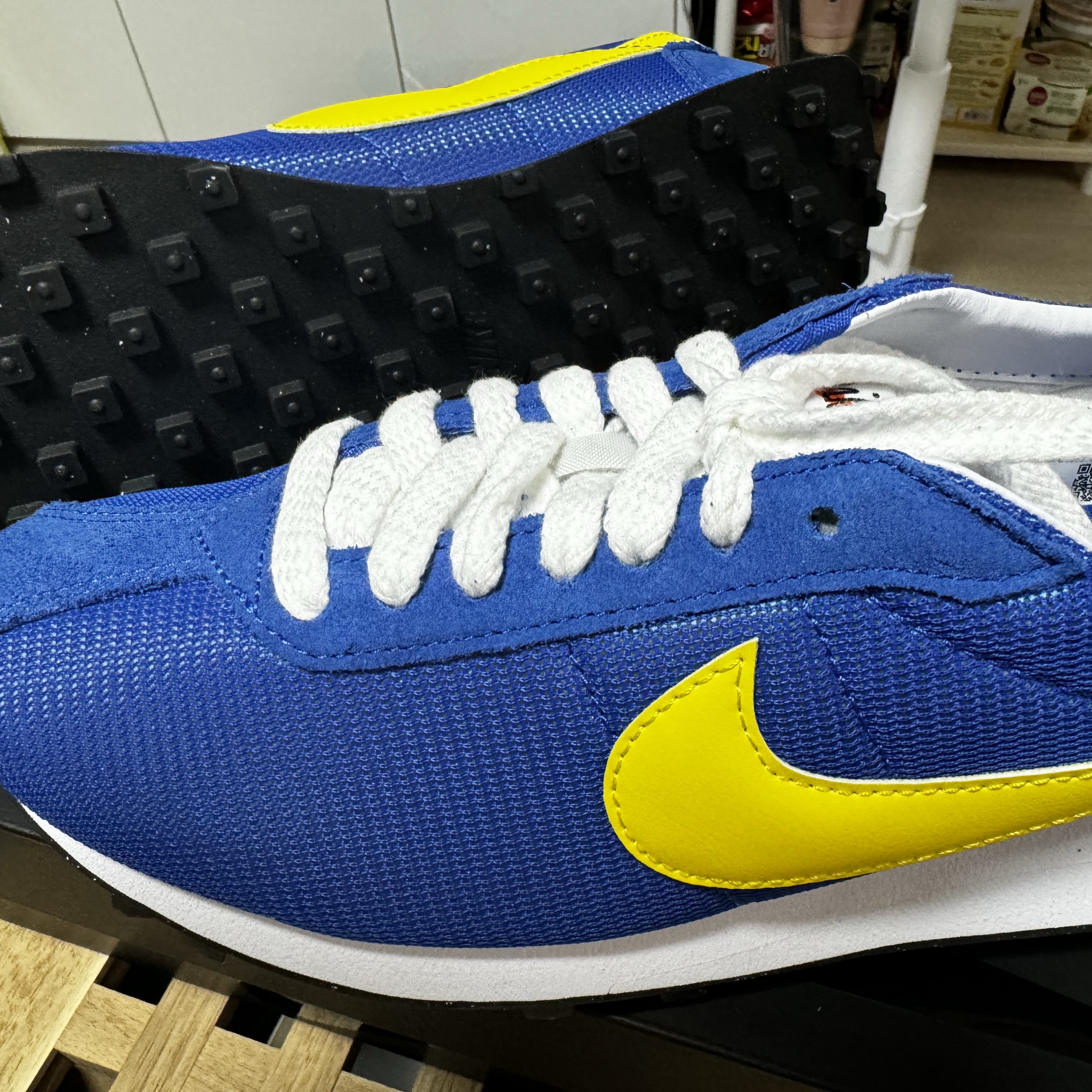 Nike LD-1000 SP Game Royal and Opti Yellow 착용 스타일 - 6