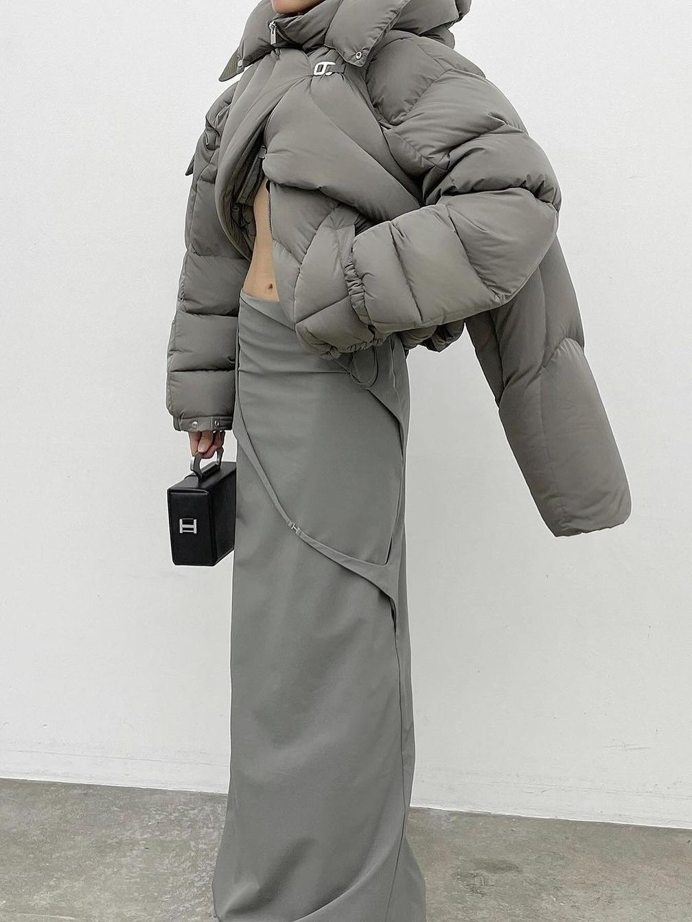 Heliot Emil Women Connective Down Jacket Dusty Green - 24FW 착용 스타일