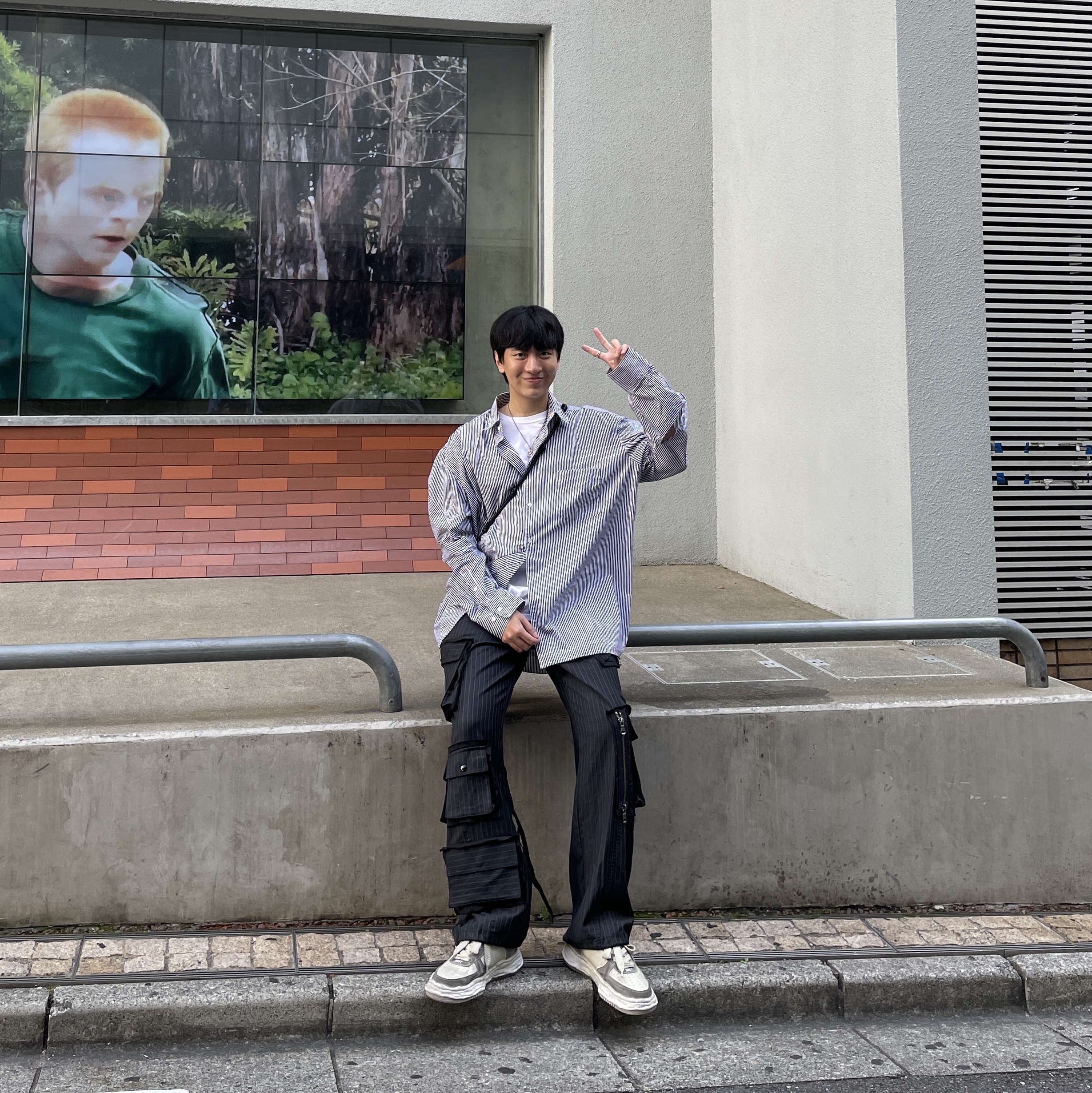 Maison Mihara Yasuhiro Wayne OG Sole Distressed Leather Low-top Sneaker White 착용 스타일 - 1