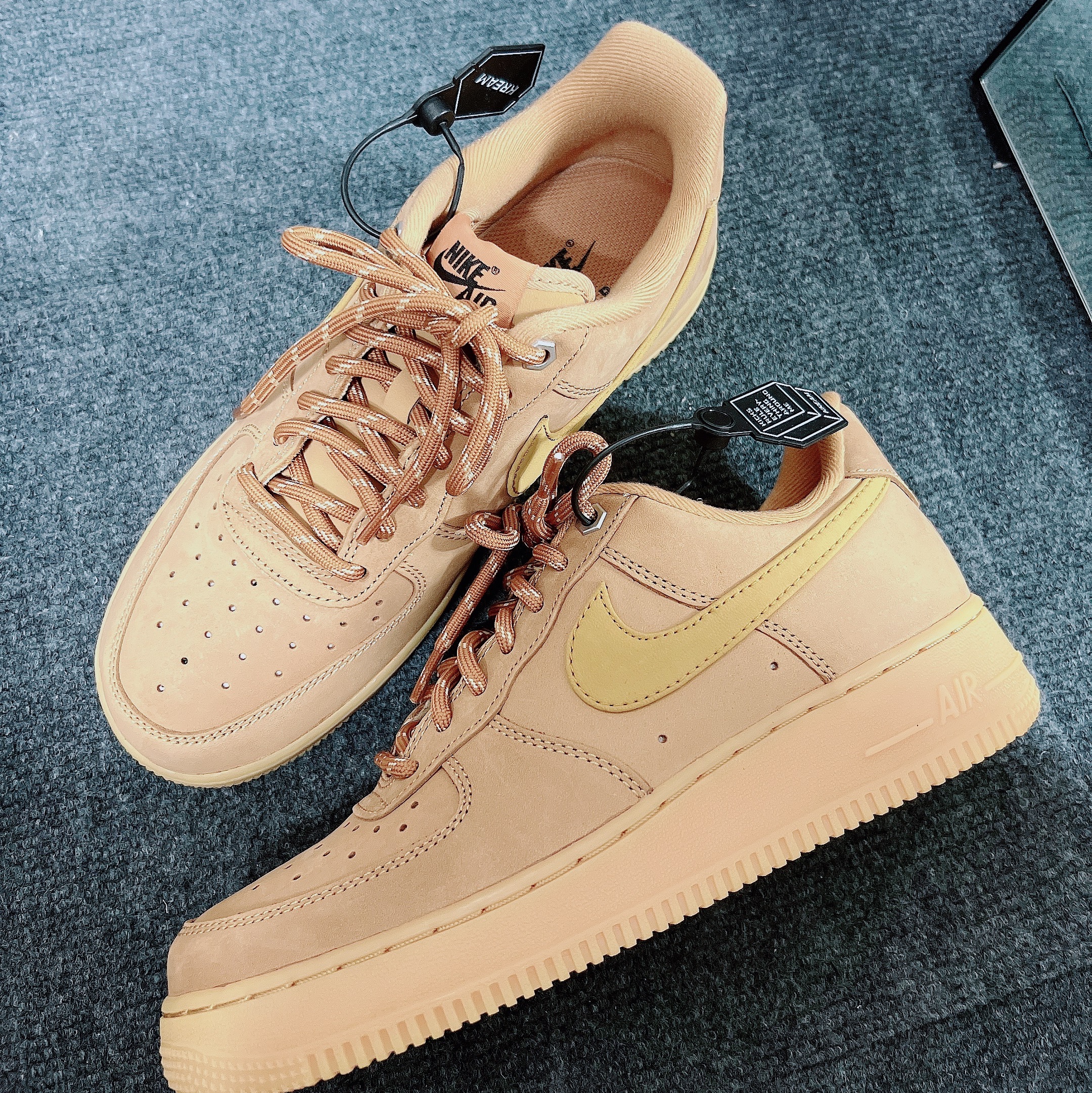 Nike Air Force 1 '07 WB Flax 착용 스타일 - 8