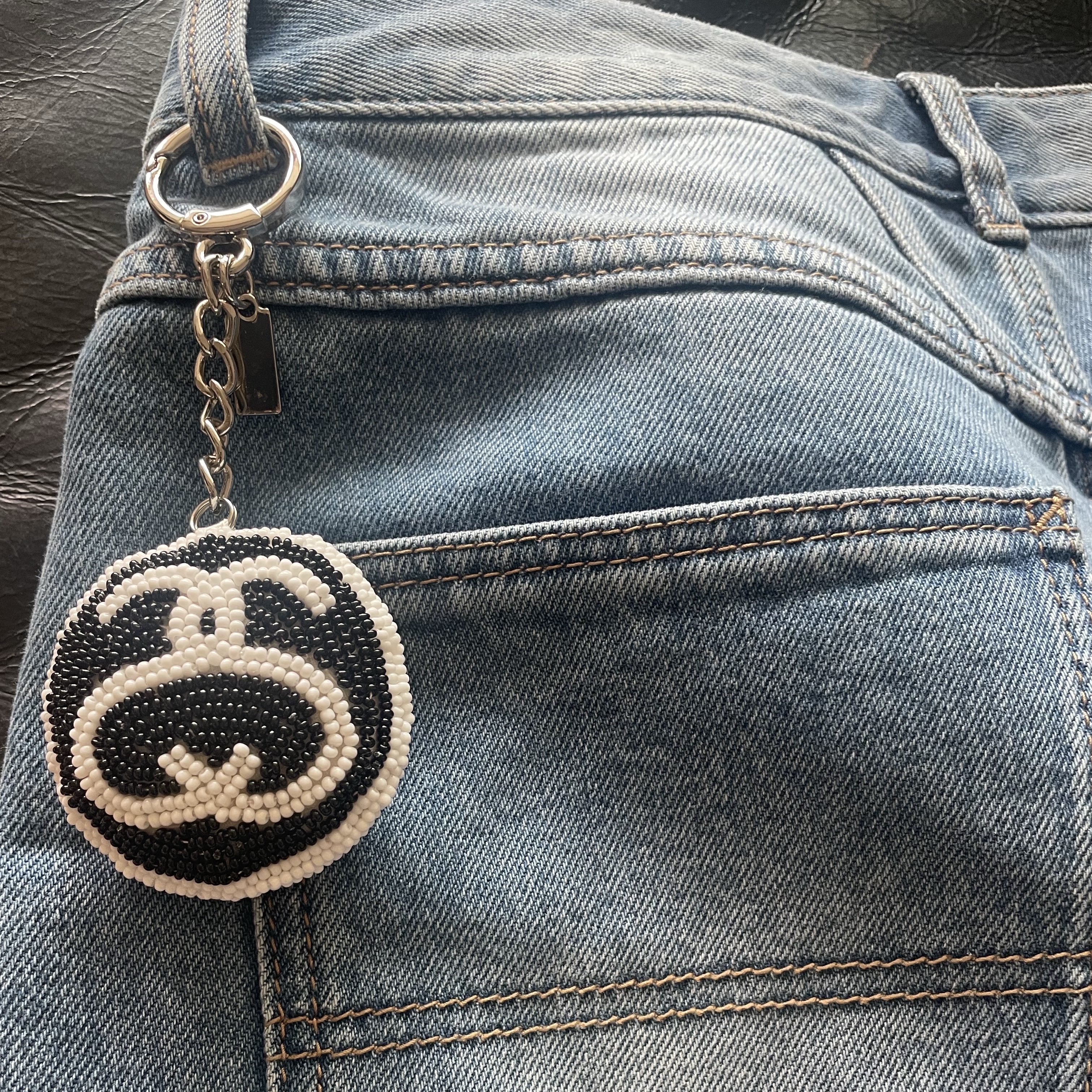 Stussy SS Link Beaded Ball Keychain Black 착용 스타일