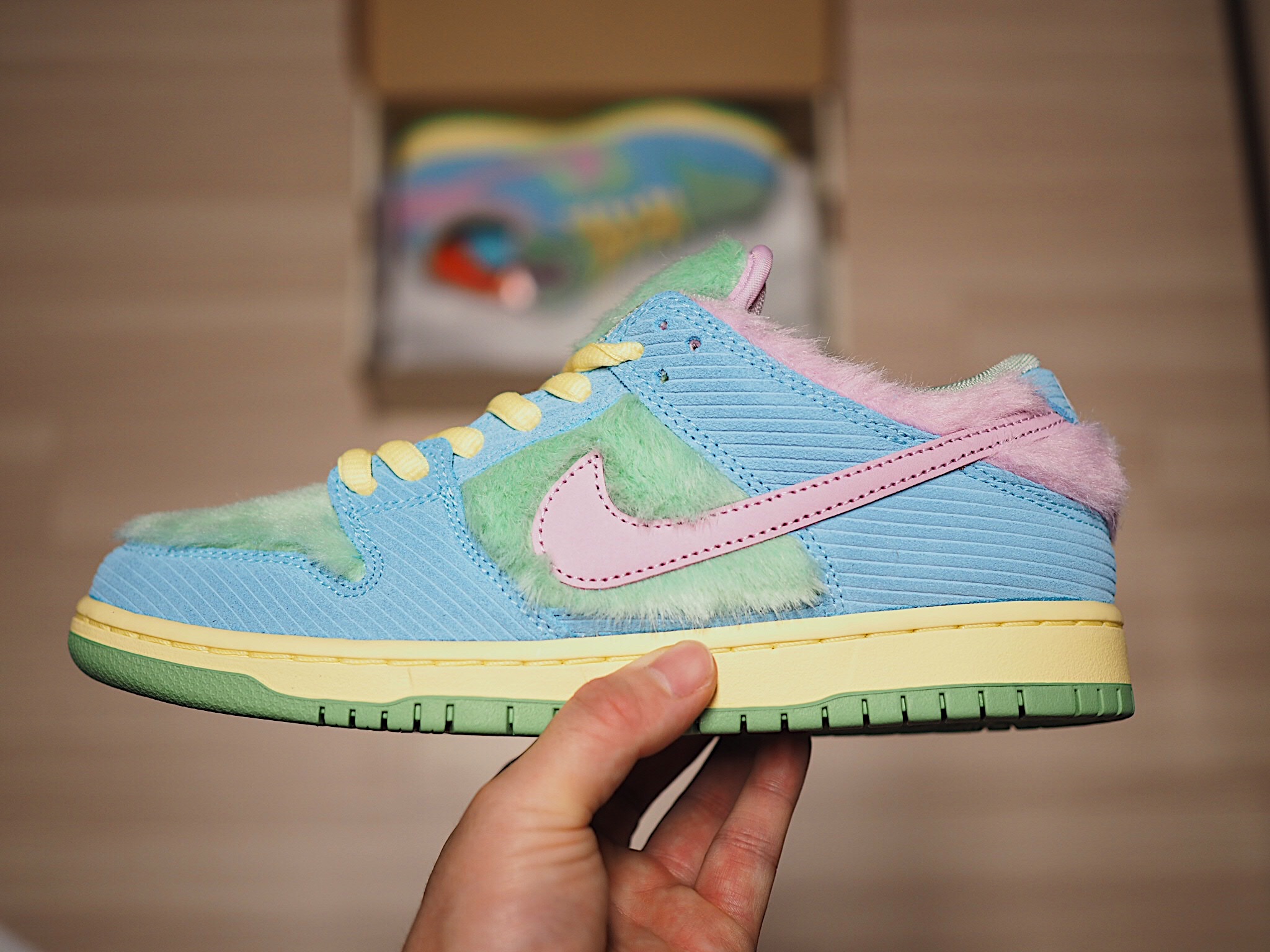 Nike x Verdy SB Dunk Low Pro Blue Gaze and Enamel Green 착용 스타일 - 7