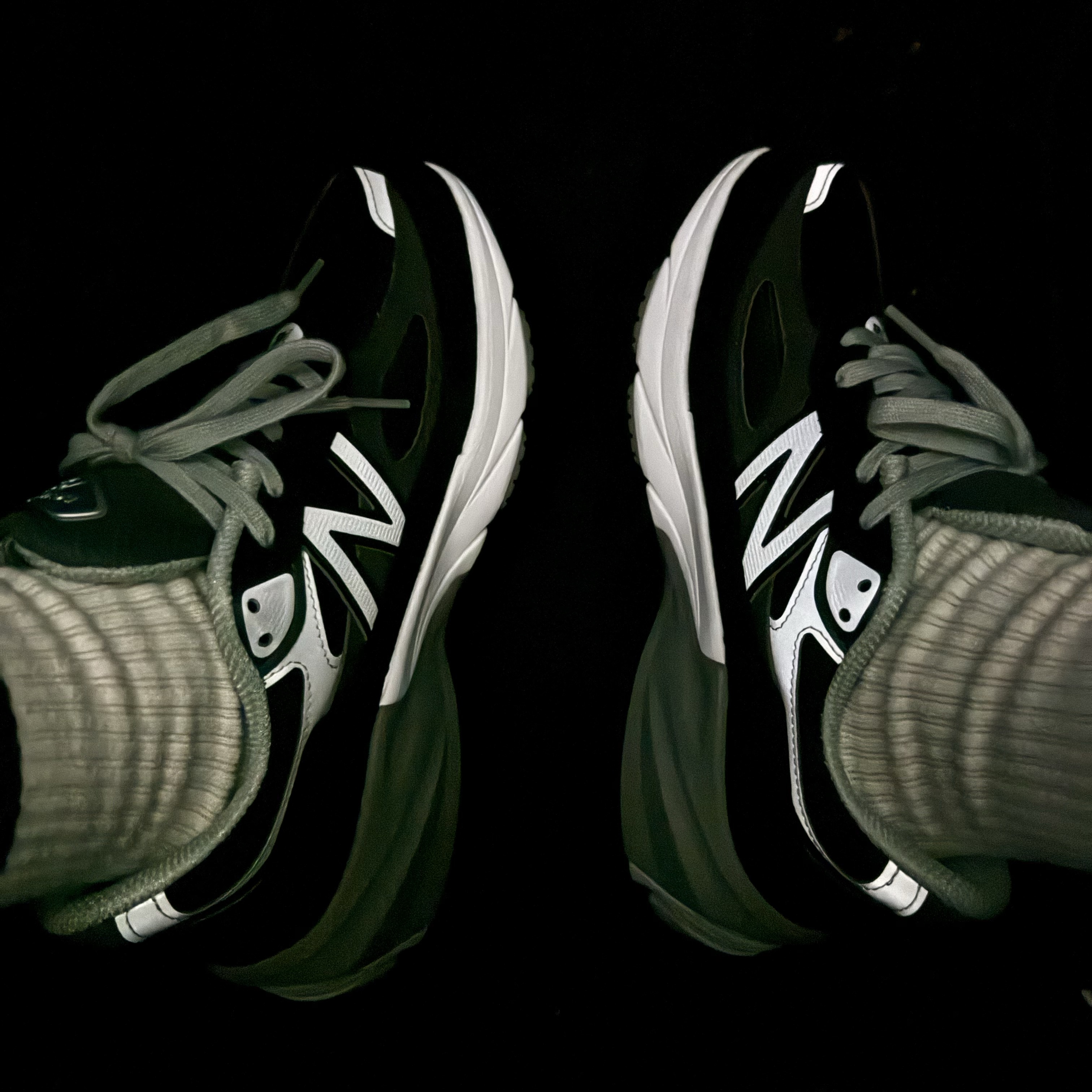 (W) New Balance 990v6 Made in USA Black White - B Standard 착용 스타일