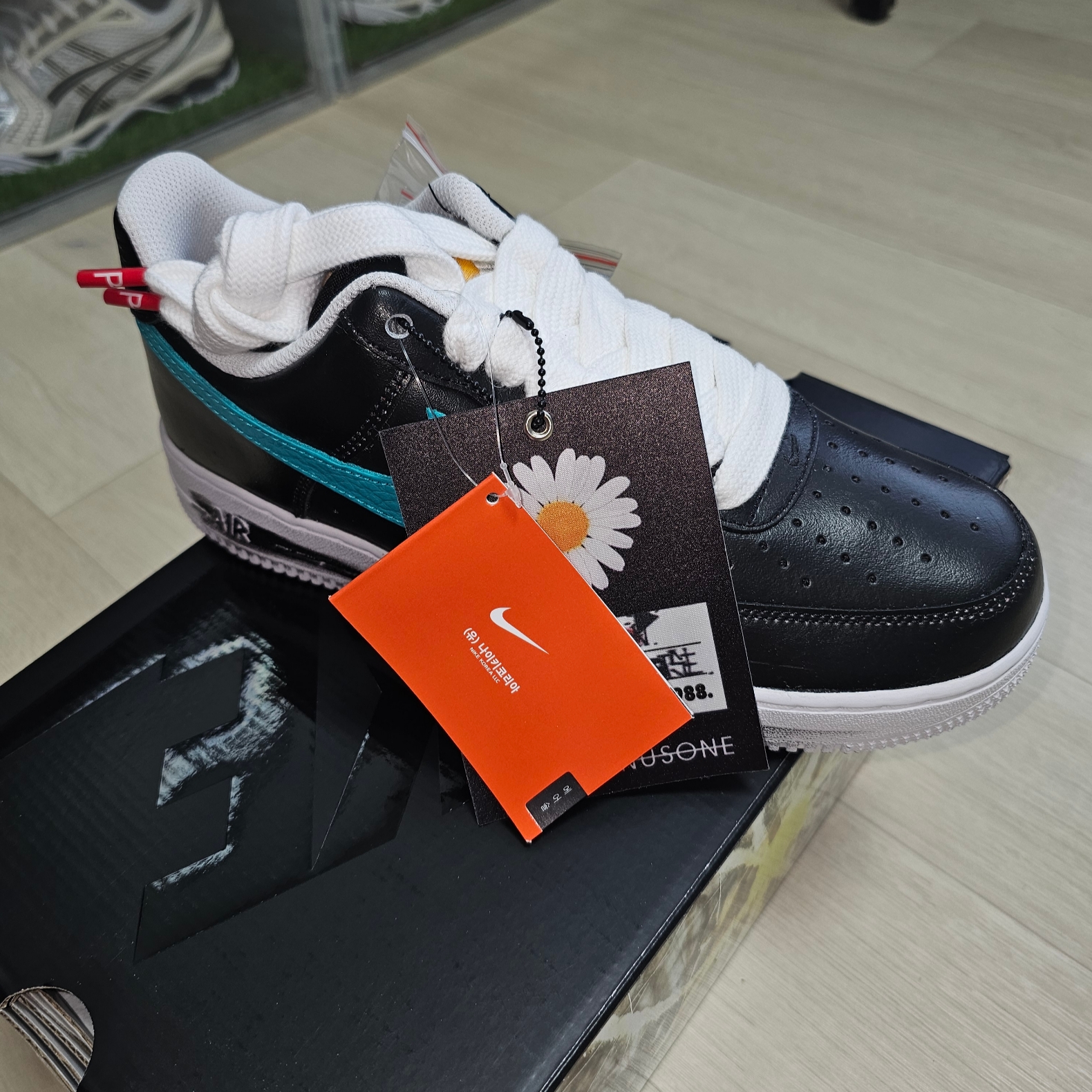 Nike x Peaceminusone Air Force 1 Low Para-Noise 3.0 Black and Multicolor 착용 스타일 - 5