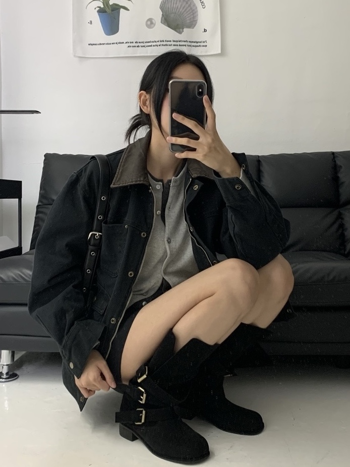 Matin Kim Madeleine Round Bag Black 착용 스타일 - 2