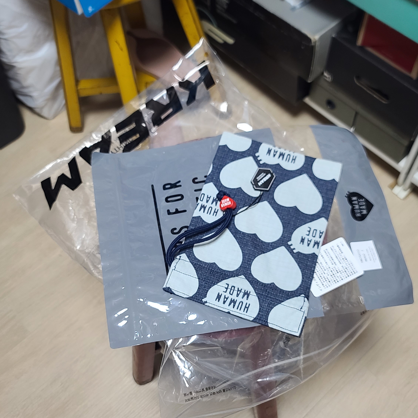 Human Made Drawstring Bag Small Indigo 착용 스타일