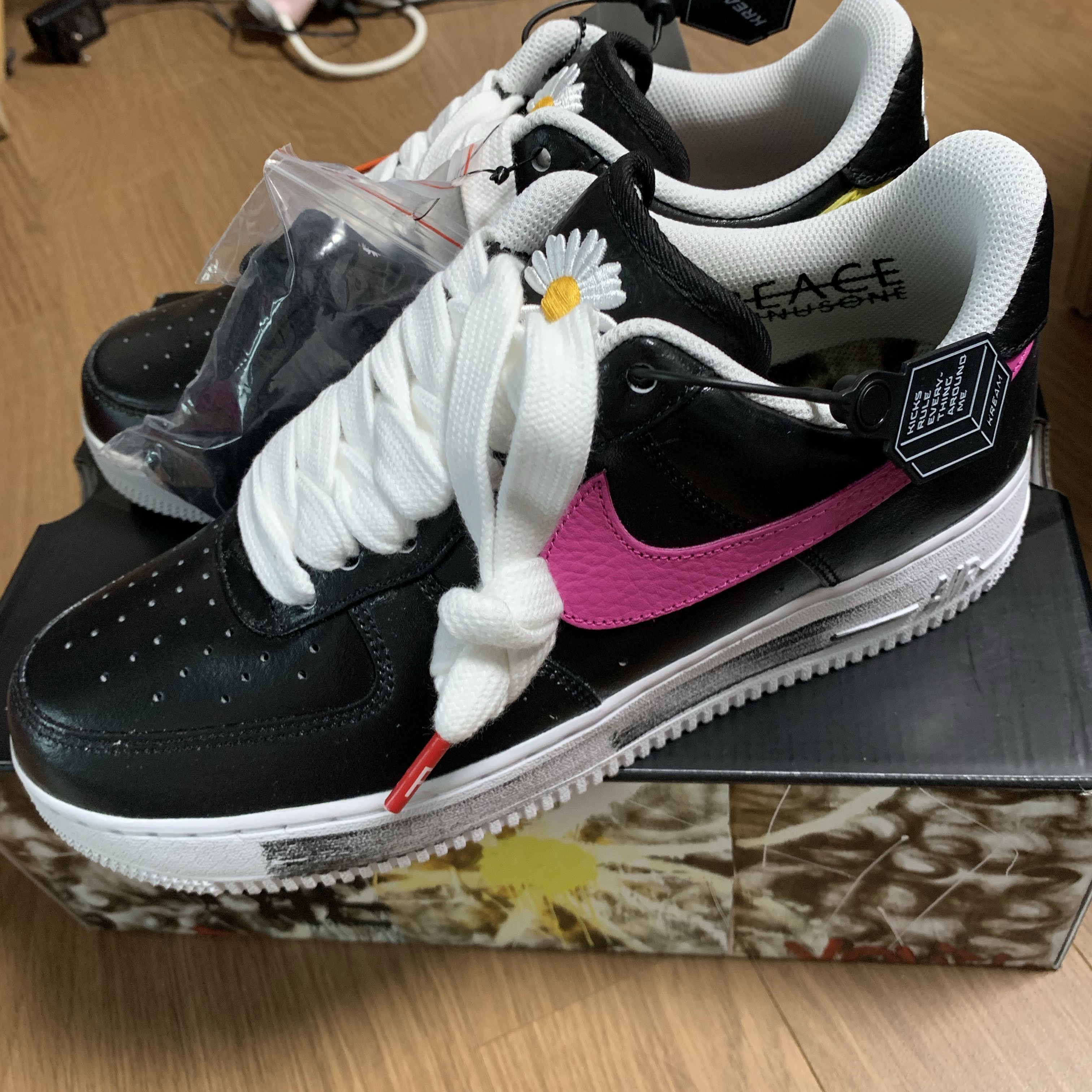 Nike x Peaceminusone Air Force 1 Low Para-Noise 3.0 Black and Multicolor 착용 스타일 - 3