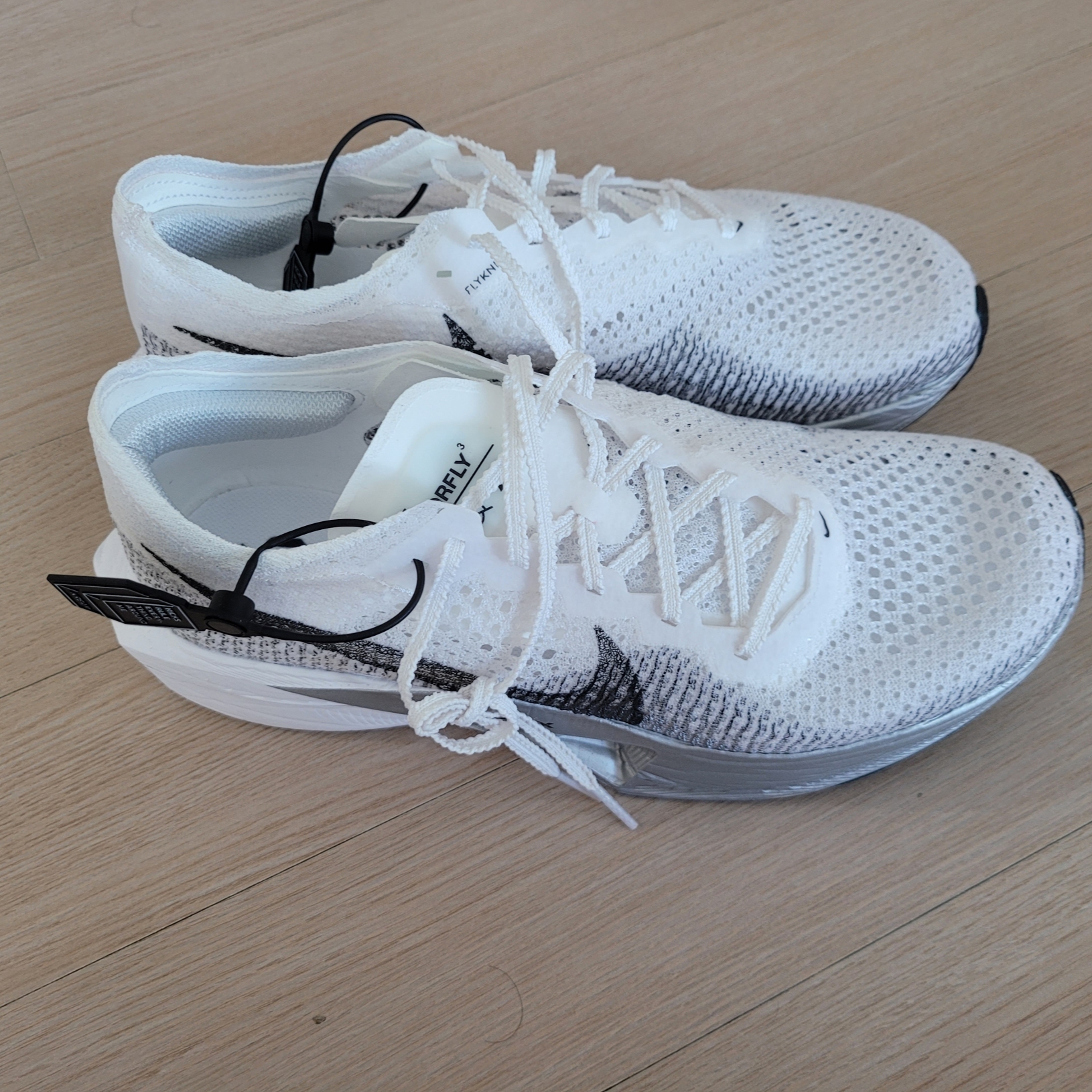 Nike ZoomX Vaporfly Next% 3 White Grey 착용 스타일
