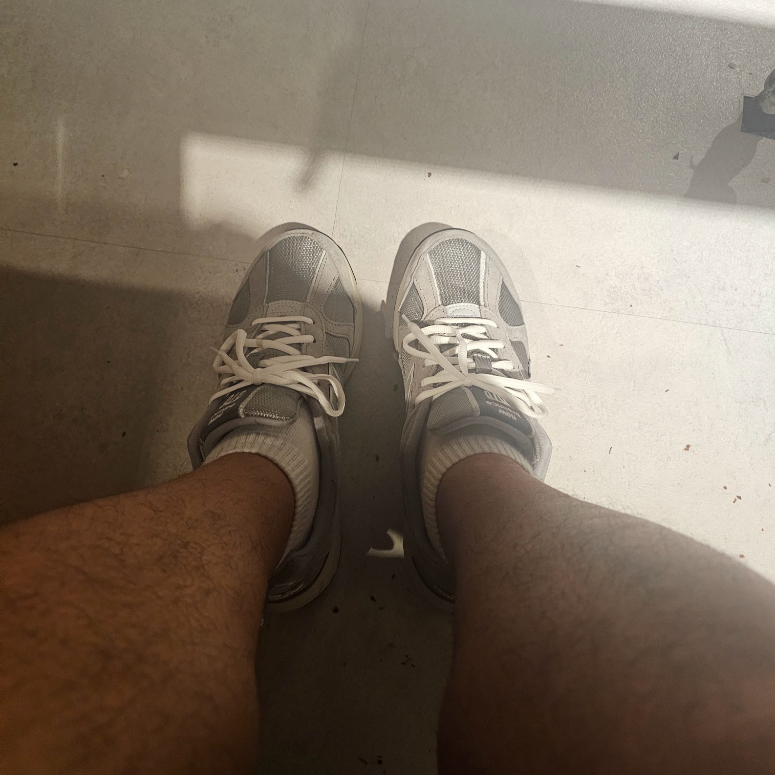 New Balance 878 Gray 착용 스타일