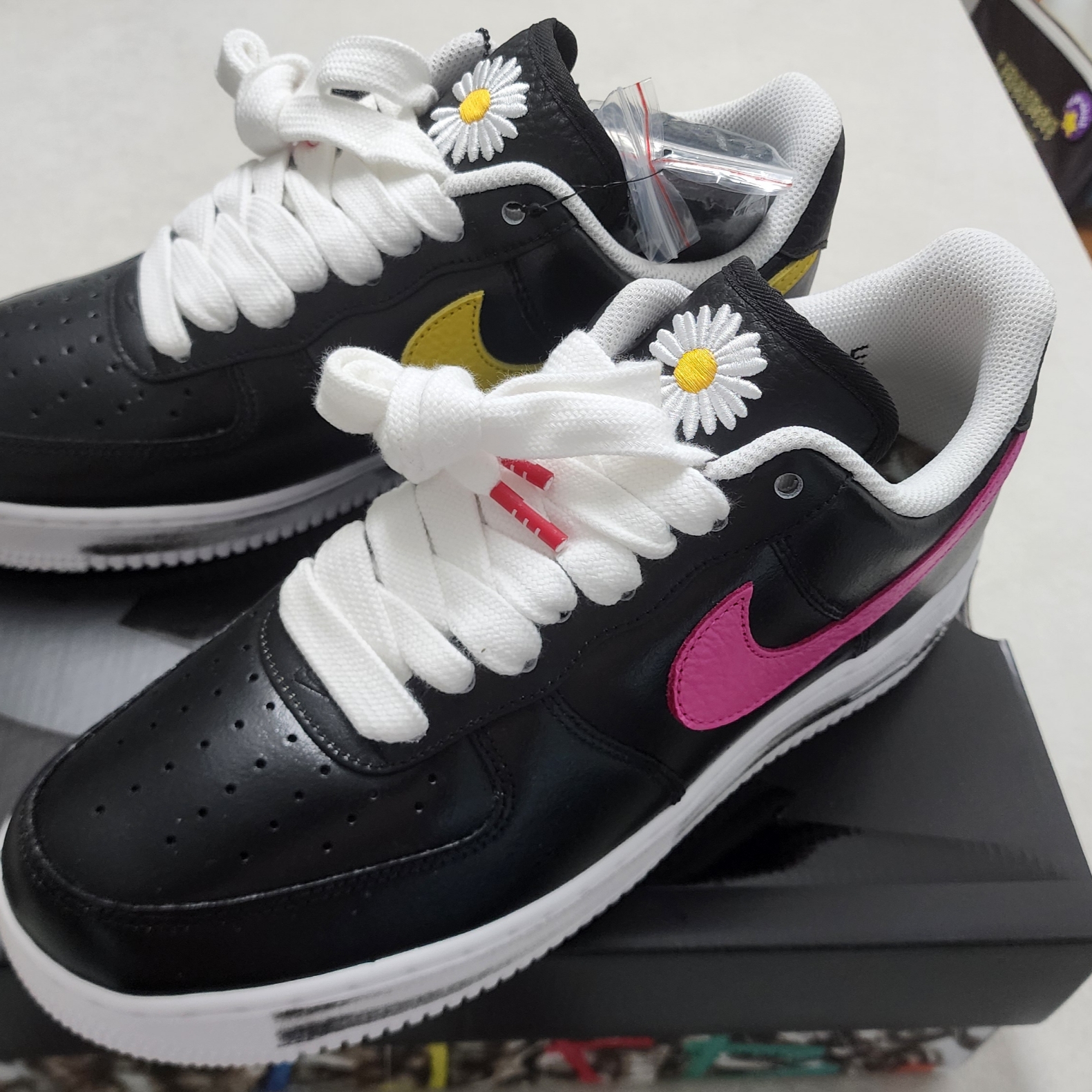 Nike x Peaceminusone Air Force 1 Low Para-Noise 3.0 Black and Multicolor 착용 스타일 - 3