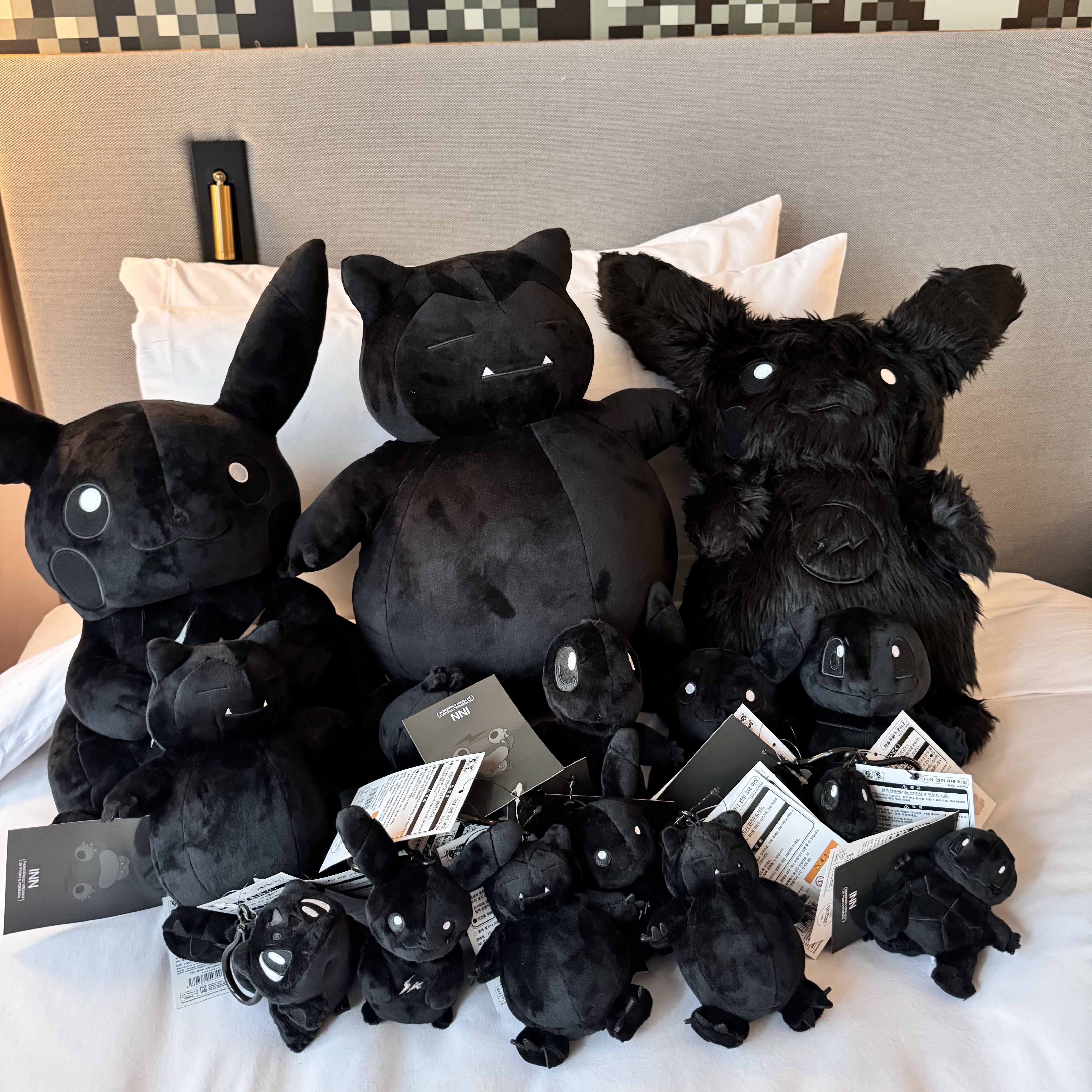 Fragment x Pokemon INN Thunderbolt Project TBP Plush Pikachu L Black 착용 스타일