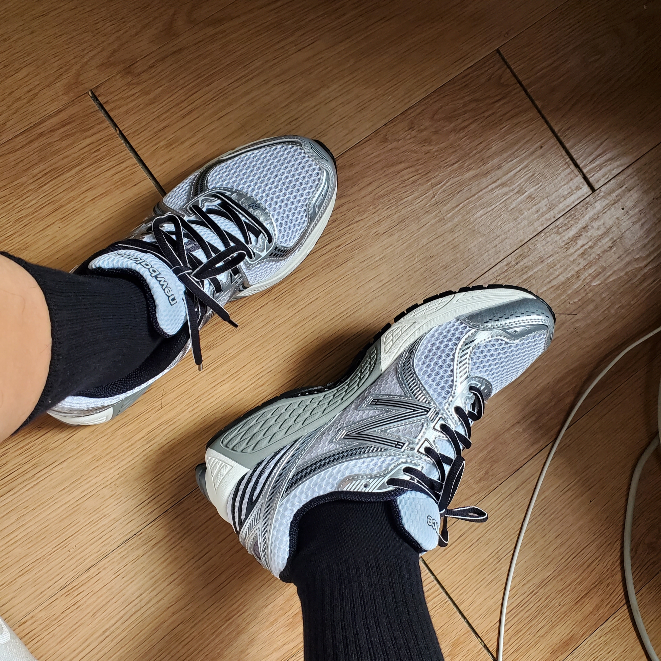 New Balance 860v2 Optic White 착용 스타일 - 2