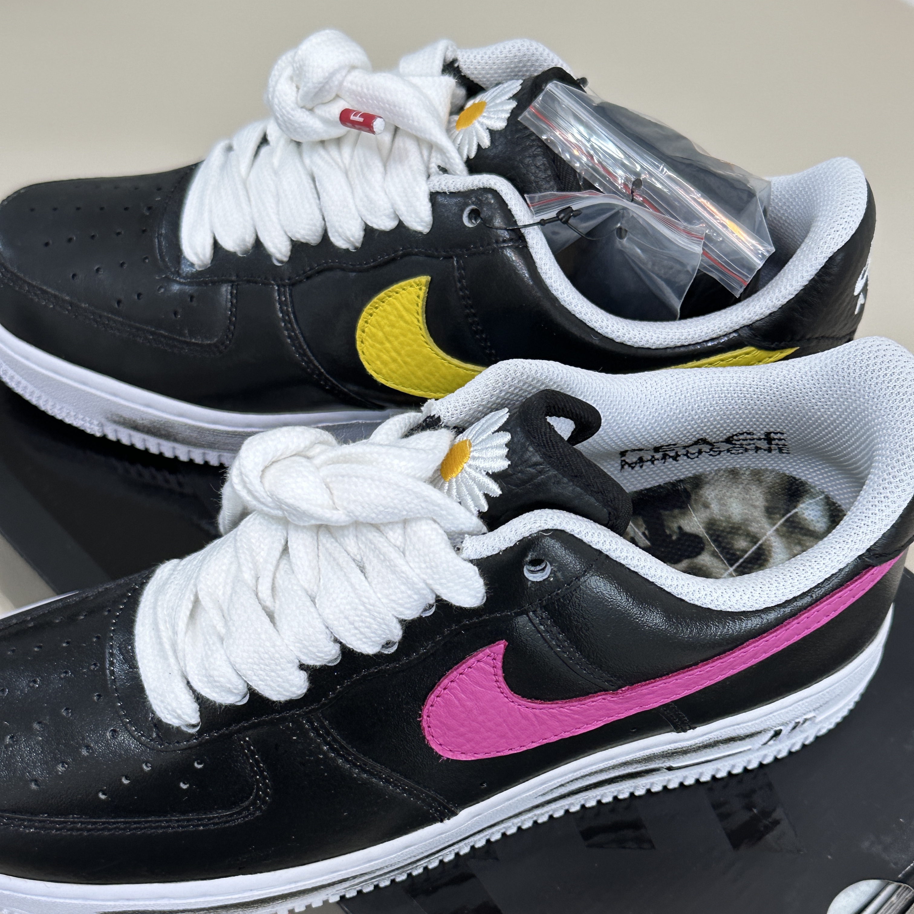 Nike x Peaceminusone Air Force 1 Low Para-Noise 3.0 Black and Multicolor 착용 스타일 - 3