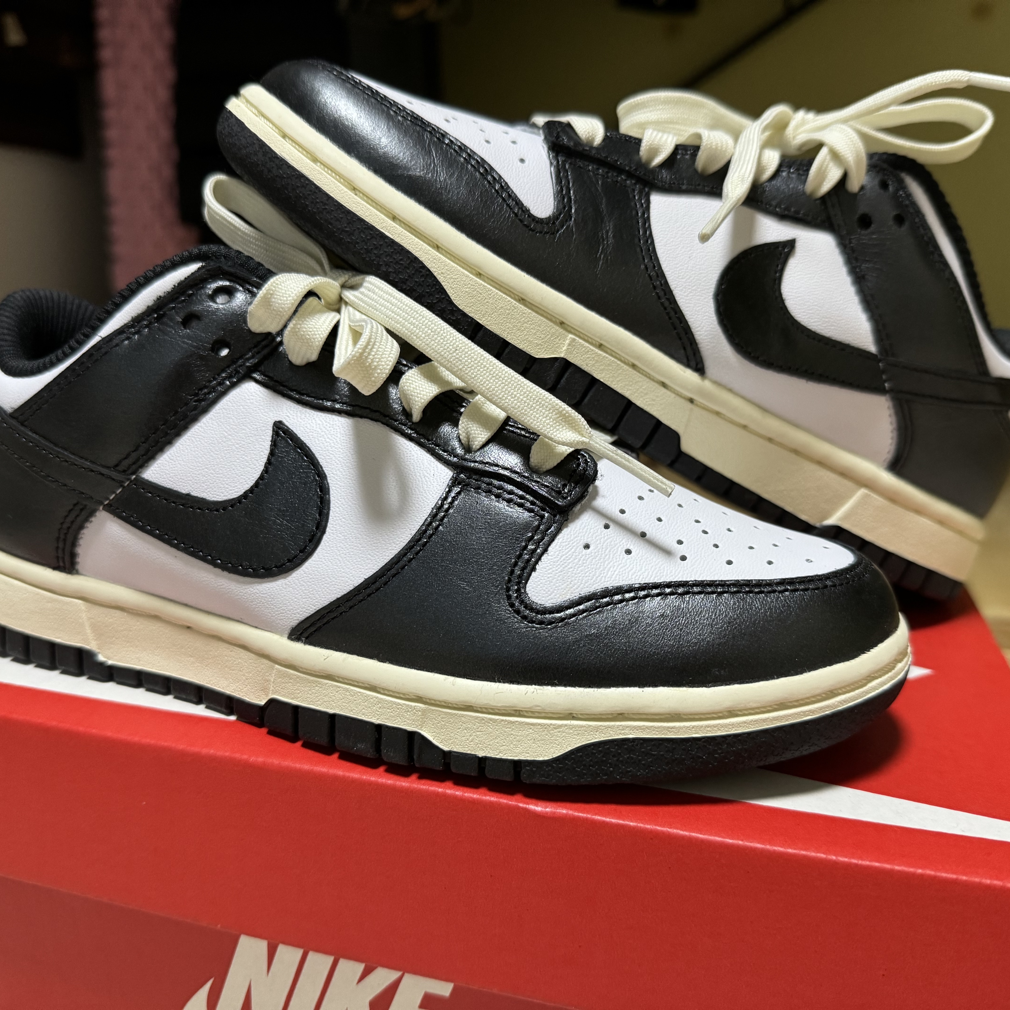 (W) Nike Dunk Low Vintage Black and White 착용 스타일