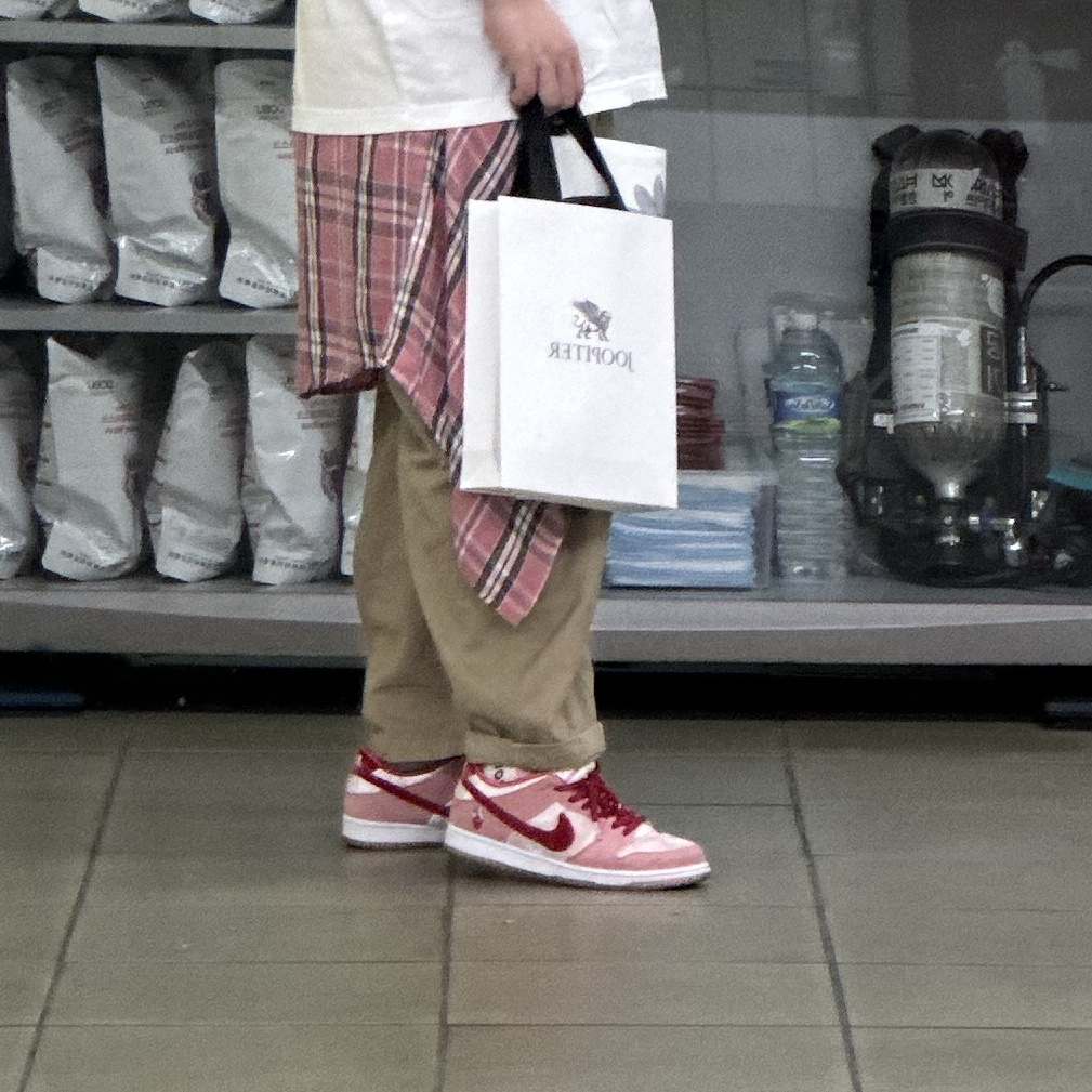 Nike x StrangeLove SB Dunk Low Pink (Regular Box) 착용 스타일