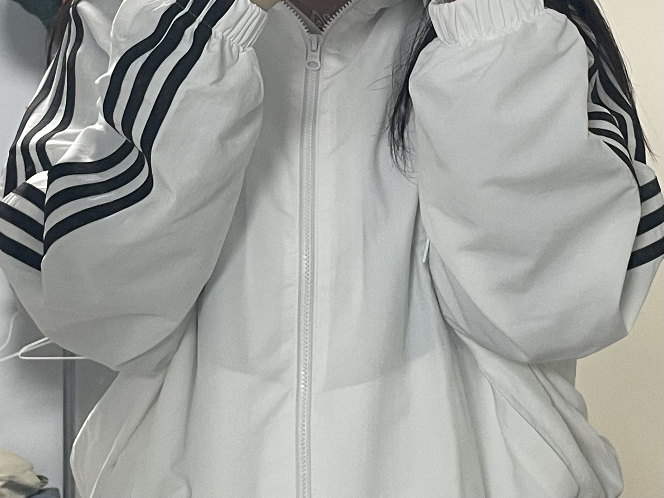 (W) Adidas Essential 3-Stripes Woven Windbreaker Jacket White - US Sizing 착용 스타일