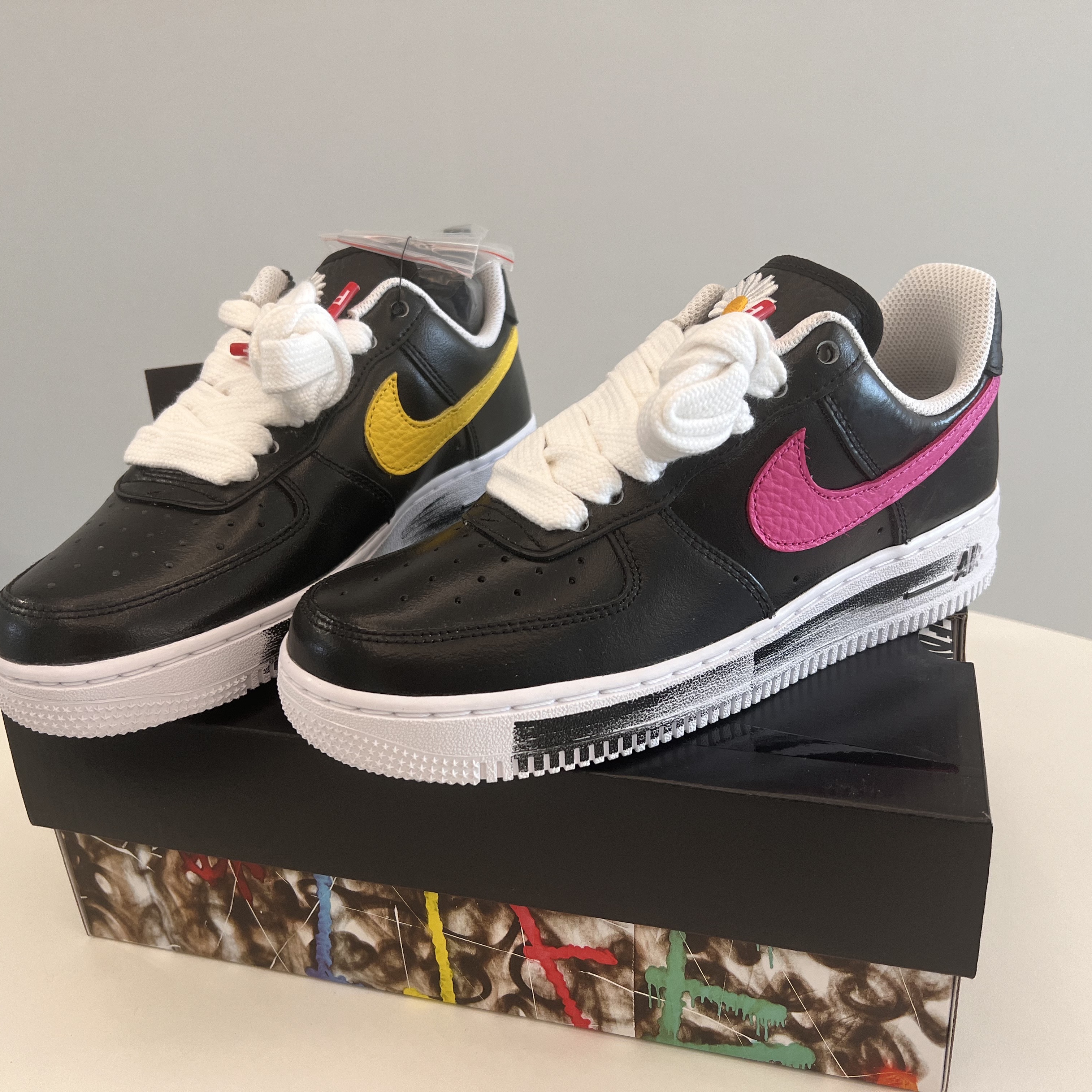 Nike x Peaceminusone Air Force 1 Low Para-Noise 3.0 Black and Multicolor 착용 스타일 - 3