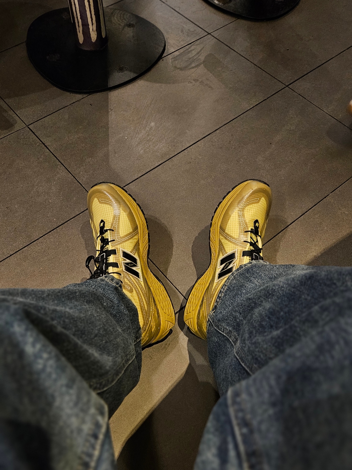 New Balance x Cayl 1906R Yellow 착용 스타일 - 2