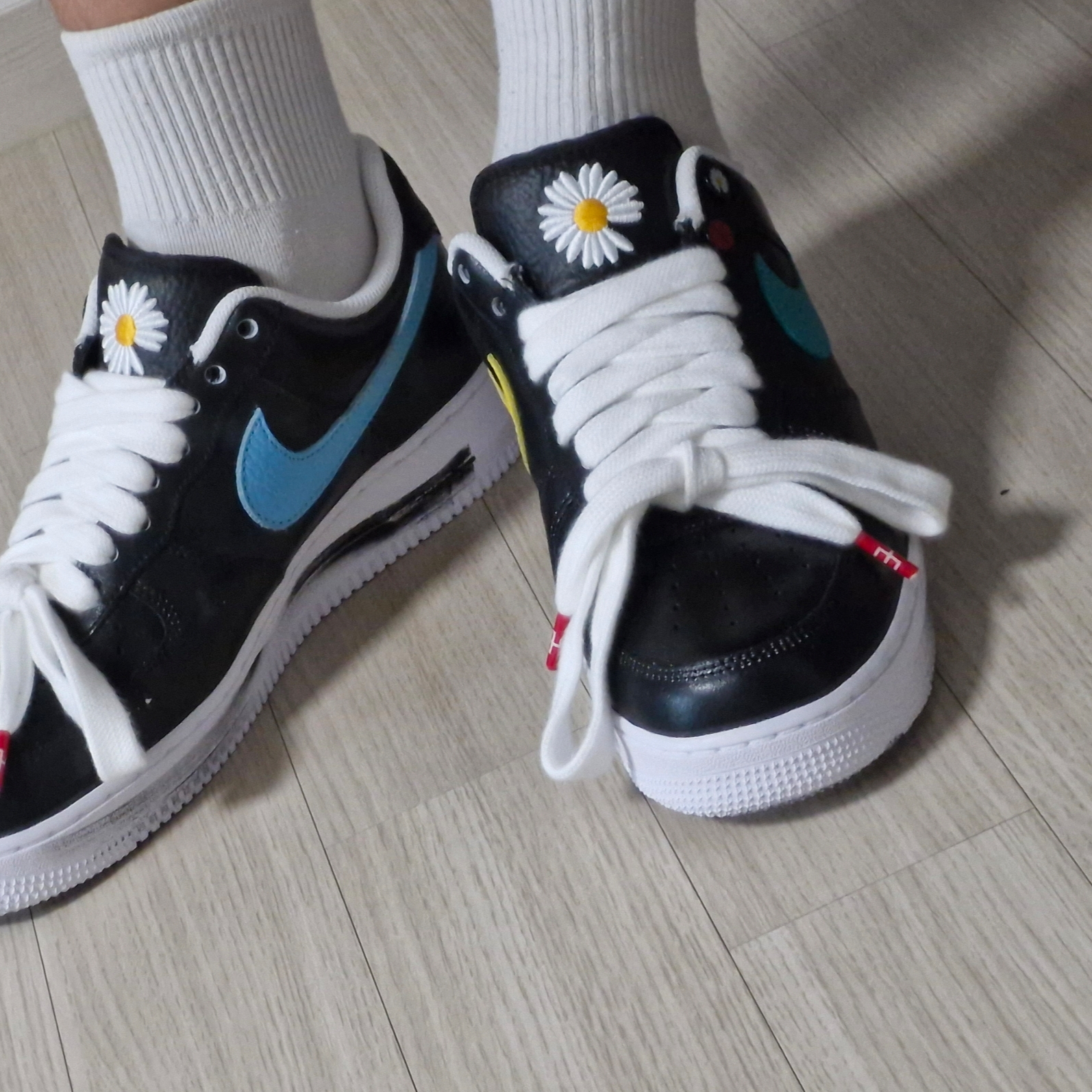 Nike x Peaceminusone Air Force 1 Low Para-Noise 3.0 Black and Multicolor 착용 스타일