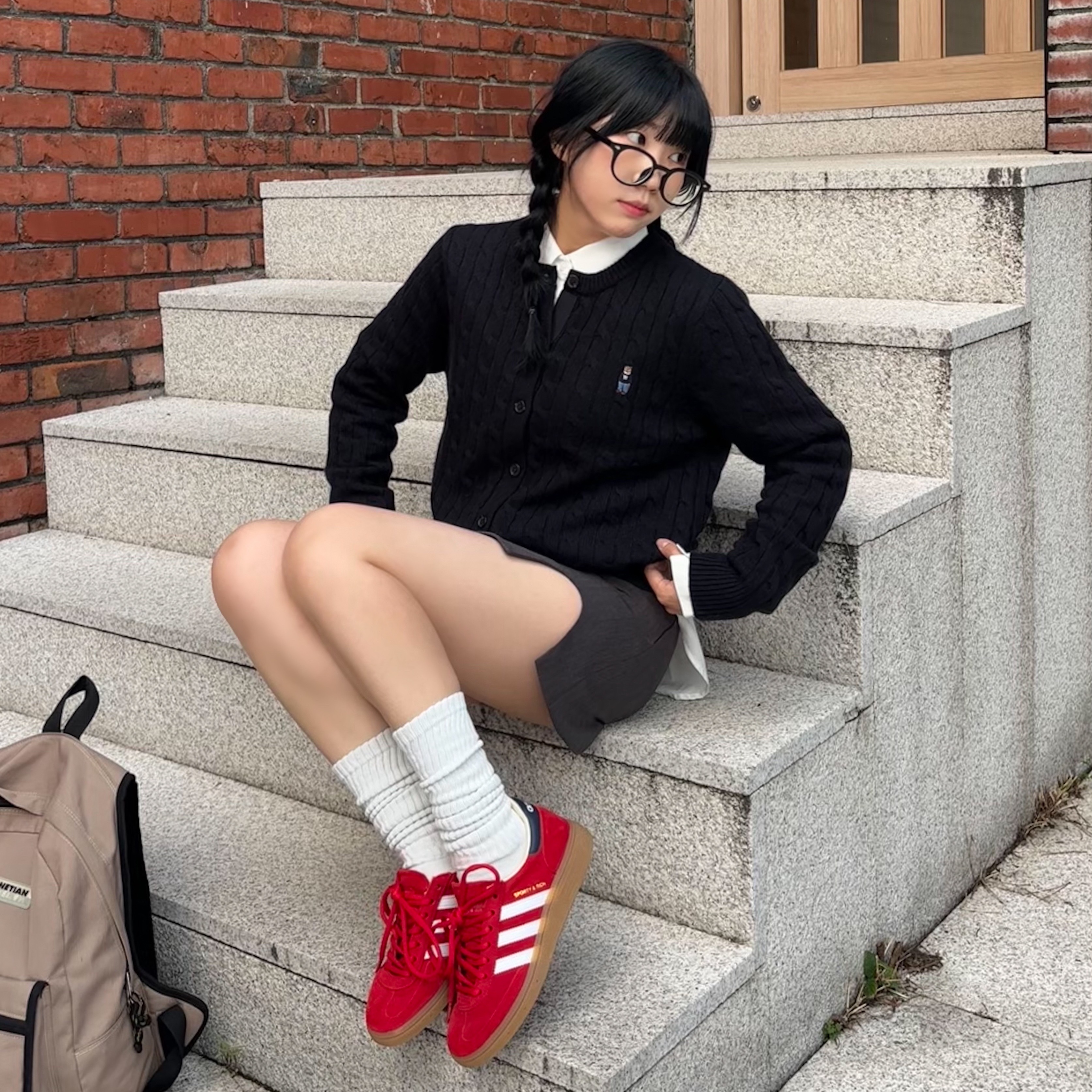 Adidas x Sporty & Rich Spezial Handball Collegiate Red Night Indigo, (W) Glowny U Baby Skirt Gray 착용 스타일 - 1