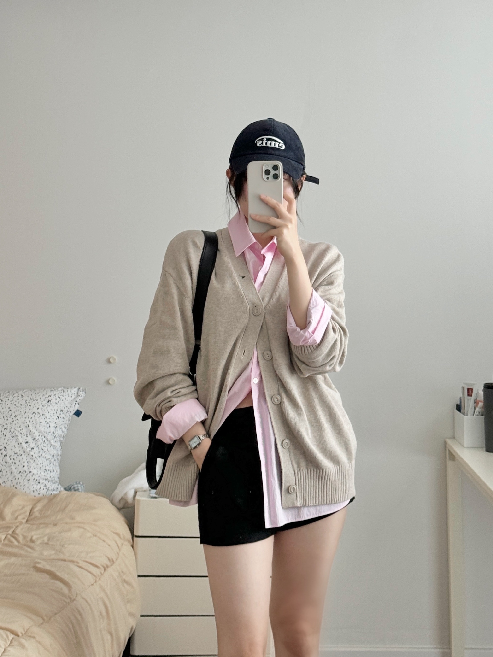 Emis New Logo Corduroy Emis Cap Navy, Customellow Honeycomb Cardigan Oatmeal 착용 스타일 - 1