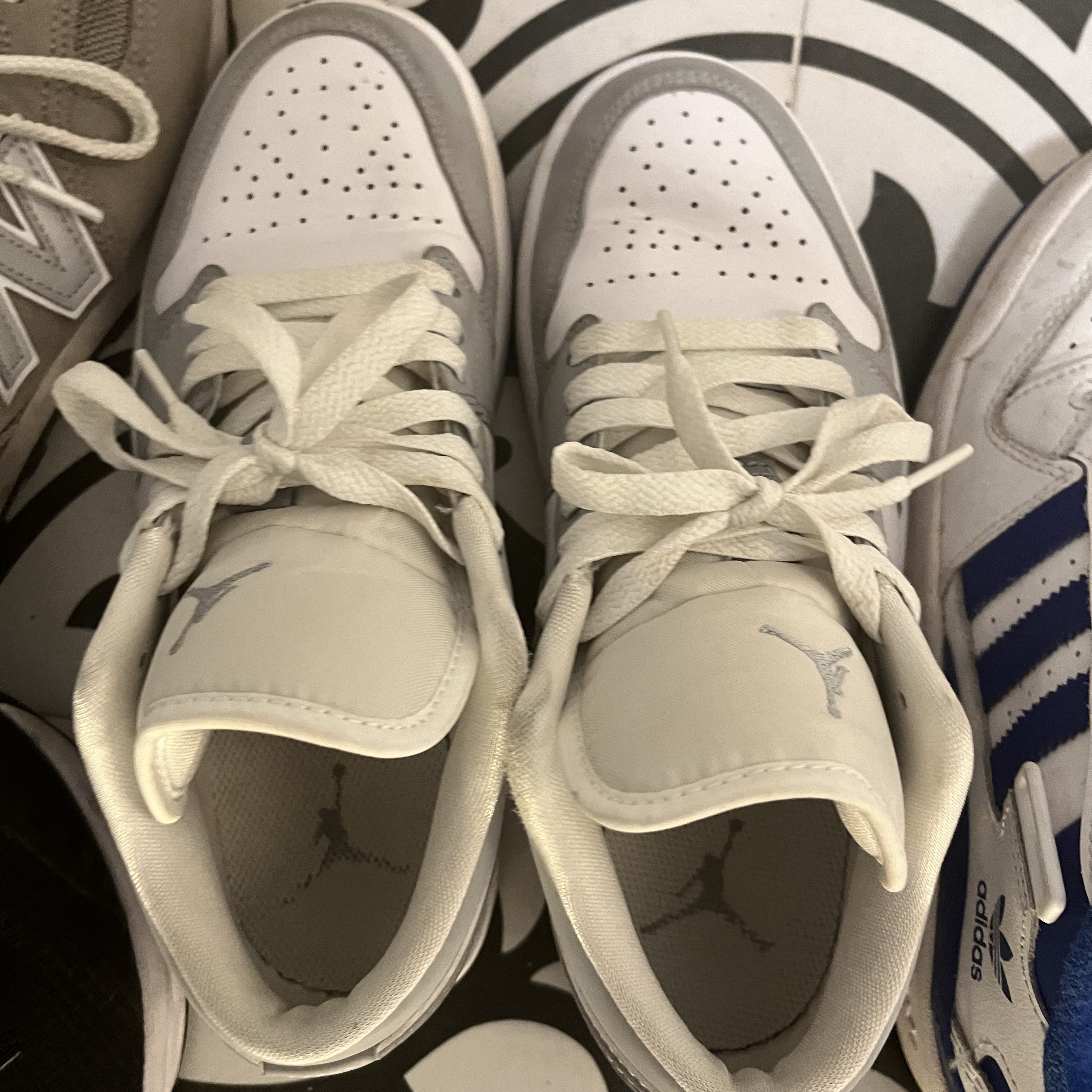 (W) Jordan 1 Low White Wolf Grey 착용 스타일