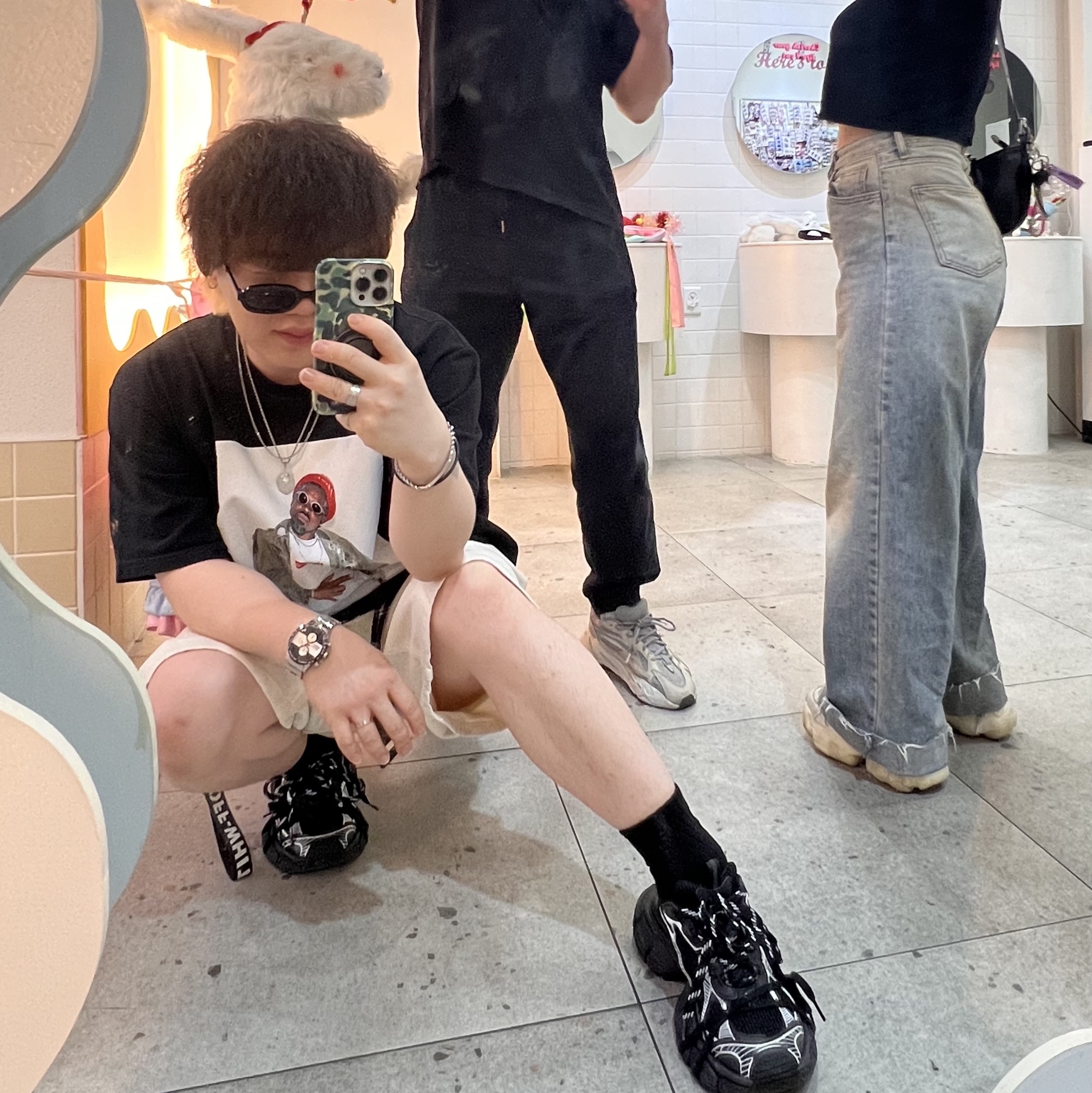 Supreme Andre 3000 T-Shirt Black - 22FW, Supreme x Nike Denim Short Natural - 24SS 착용 스타일