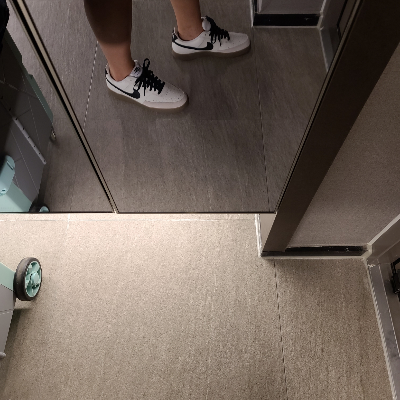 Nike Court Vision Low Sail Light Orewood Brown 착용 스타일 - 6
