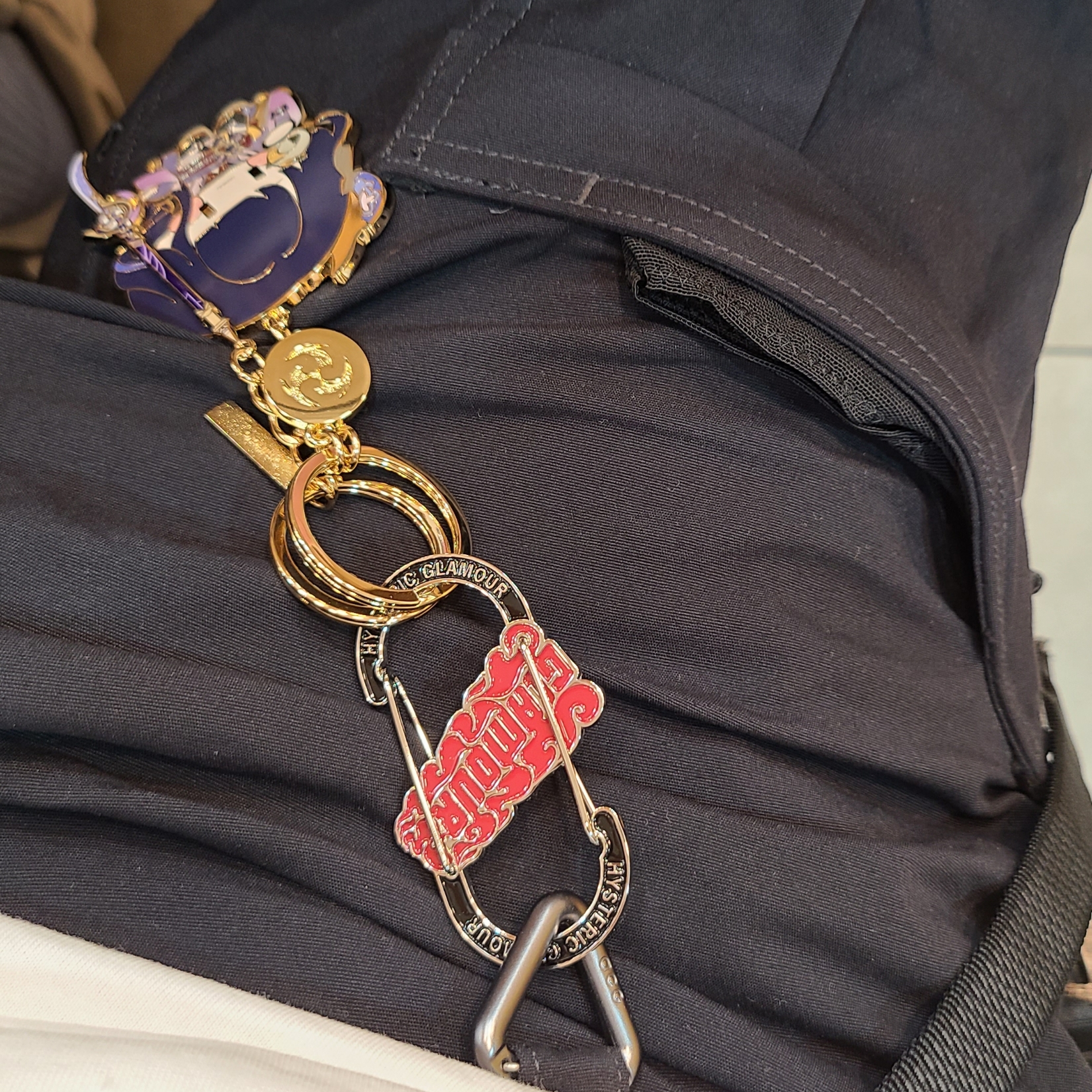 Hysteric Glamour Flame Logo Carabiner Keychain Black, Genshin Metal Keychain Chibi Character Raiden Shogun 착용 스타일