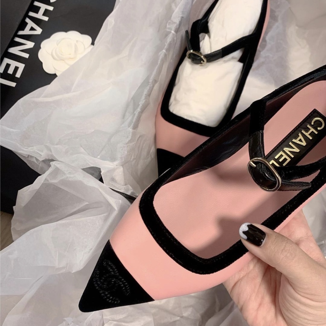 (W) Chanel Mary Jane Lambskin Velvet & Pink Black 착용 스타일