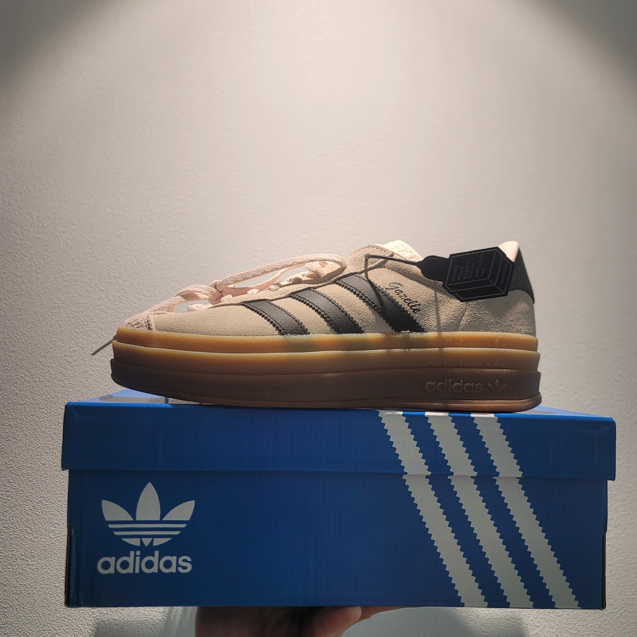 (W) Adidas Gazelle Bold Wonder Quartz Core Black 착용 스타일 - 3