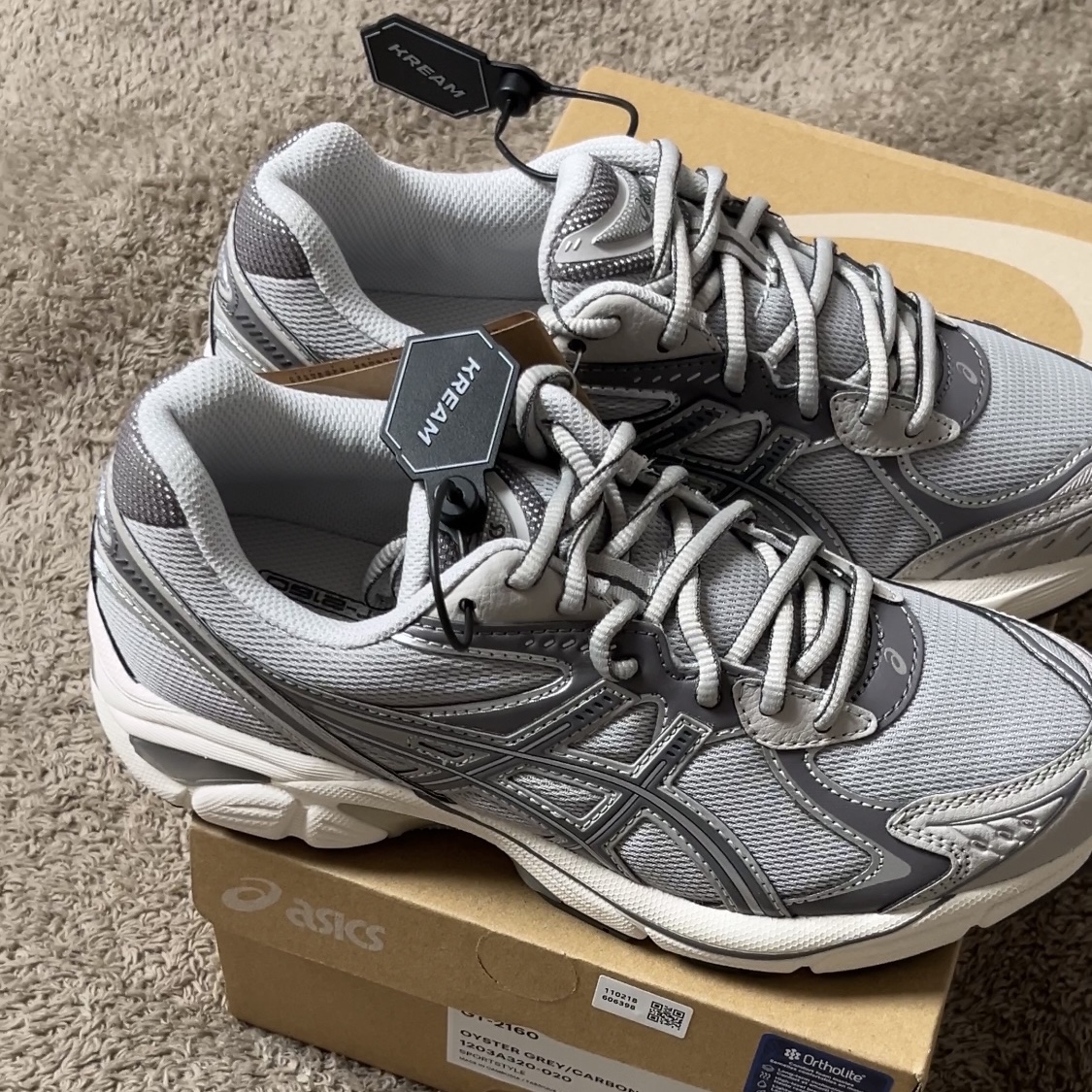 Asics GT-2160 Oyster Grey Carbon 착용 스타일