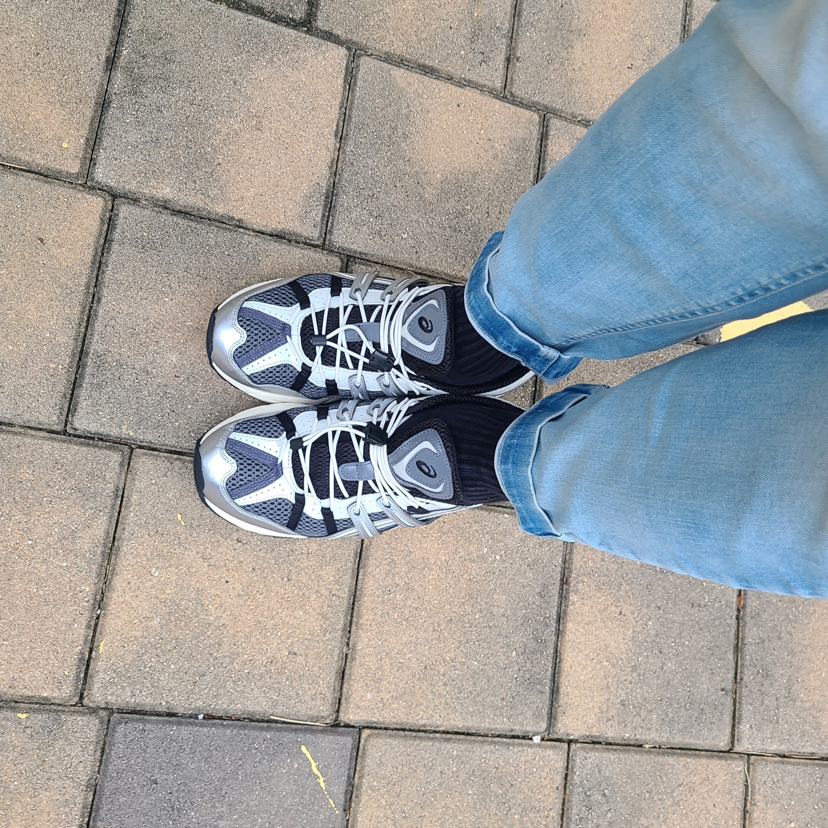 Asics Unlimited Gel-Sonoma 15-50 Steel Grey Pure Silver 착용 스타일